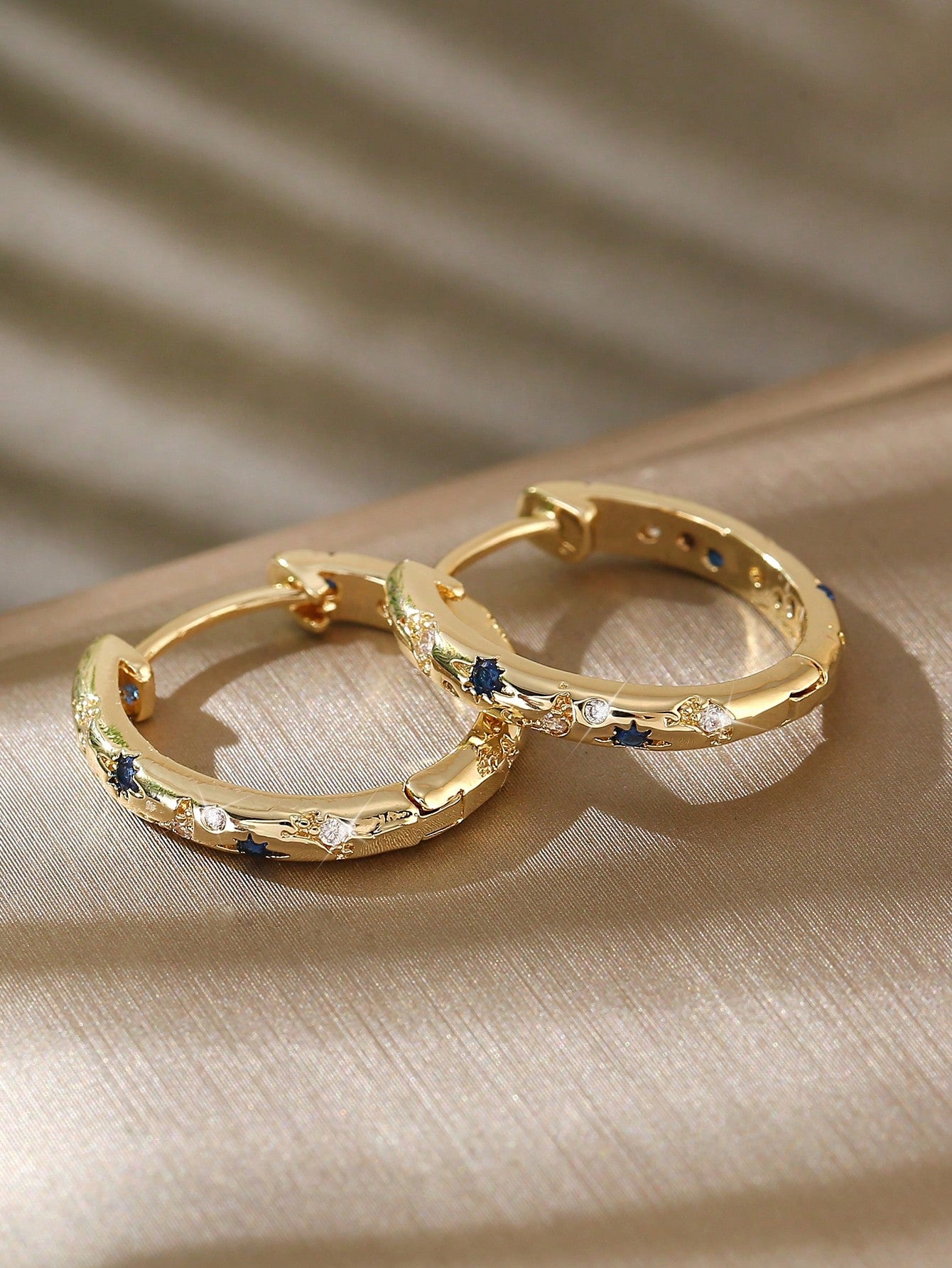 1 Par De Aretes De Aro En Forma De Estrella, Luna Y Redondos, De Cobre De Lujo Con Incrustaciones De Colores Múltiples, El Regalo Perfecto Para Una Cita
