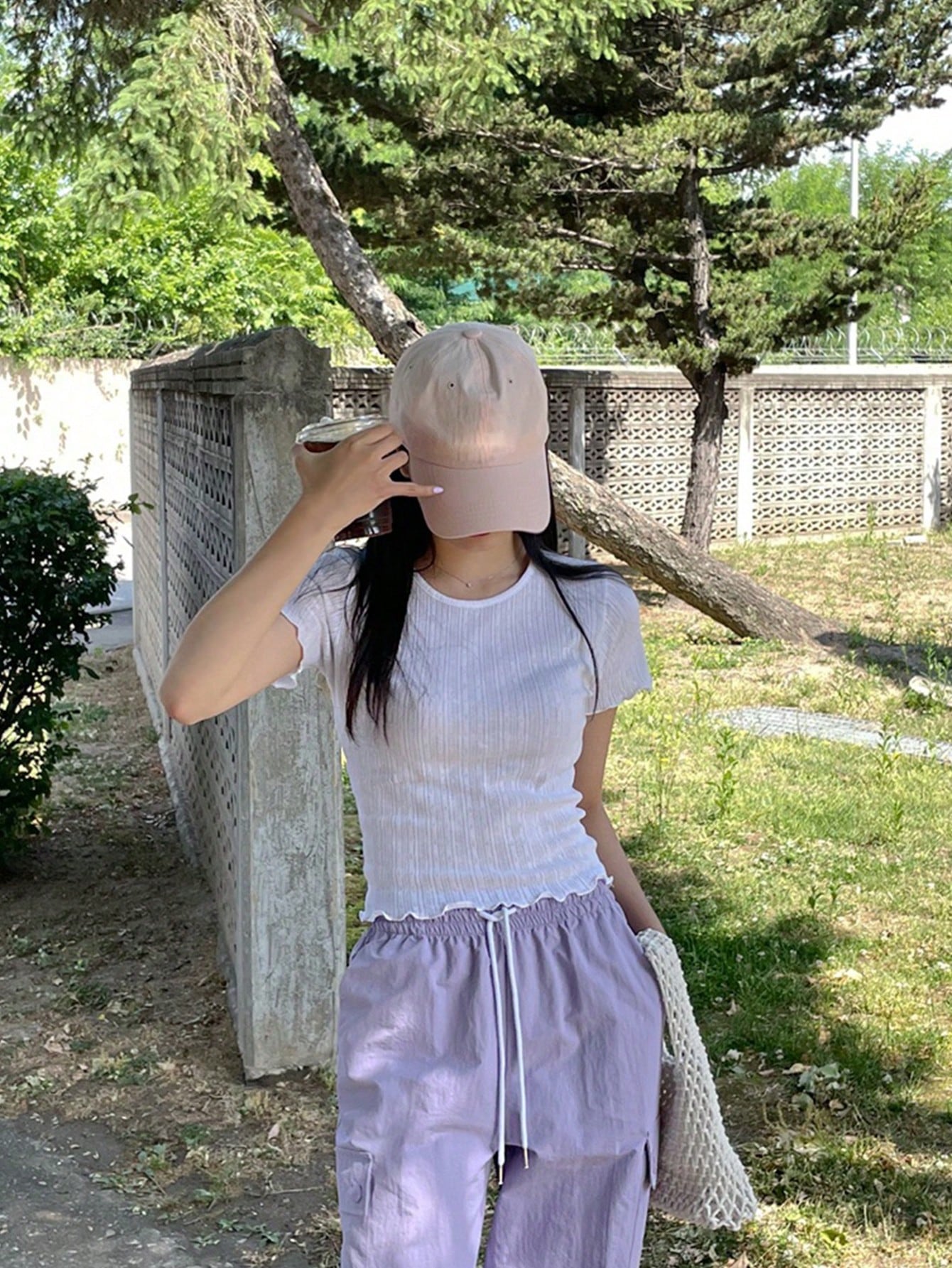 DAZY Camiseta corta casual de manga corta y tela texturizada para mujer