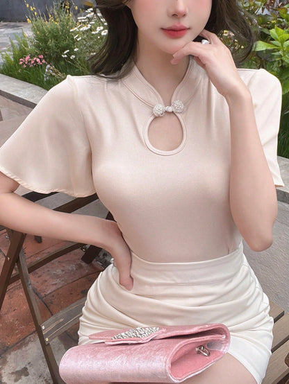 DAZY Elegante camiseta con mangas de volantes y cuello Qipao arrugada y diseño de calado para mujer en verano
