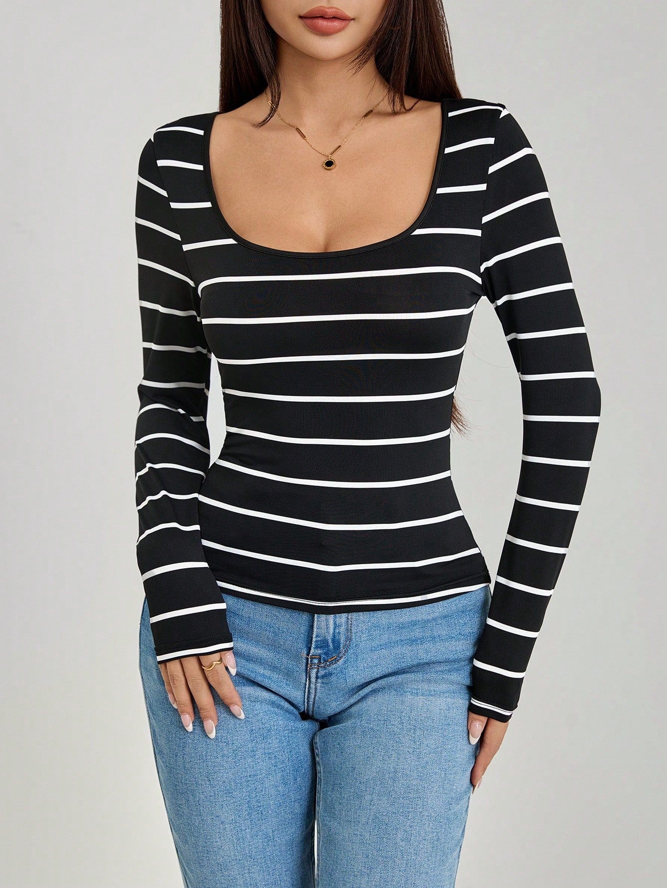 SHEIN PETITE Camiseta de mujer de cuello de pico y silueta ajustada con rayas