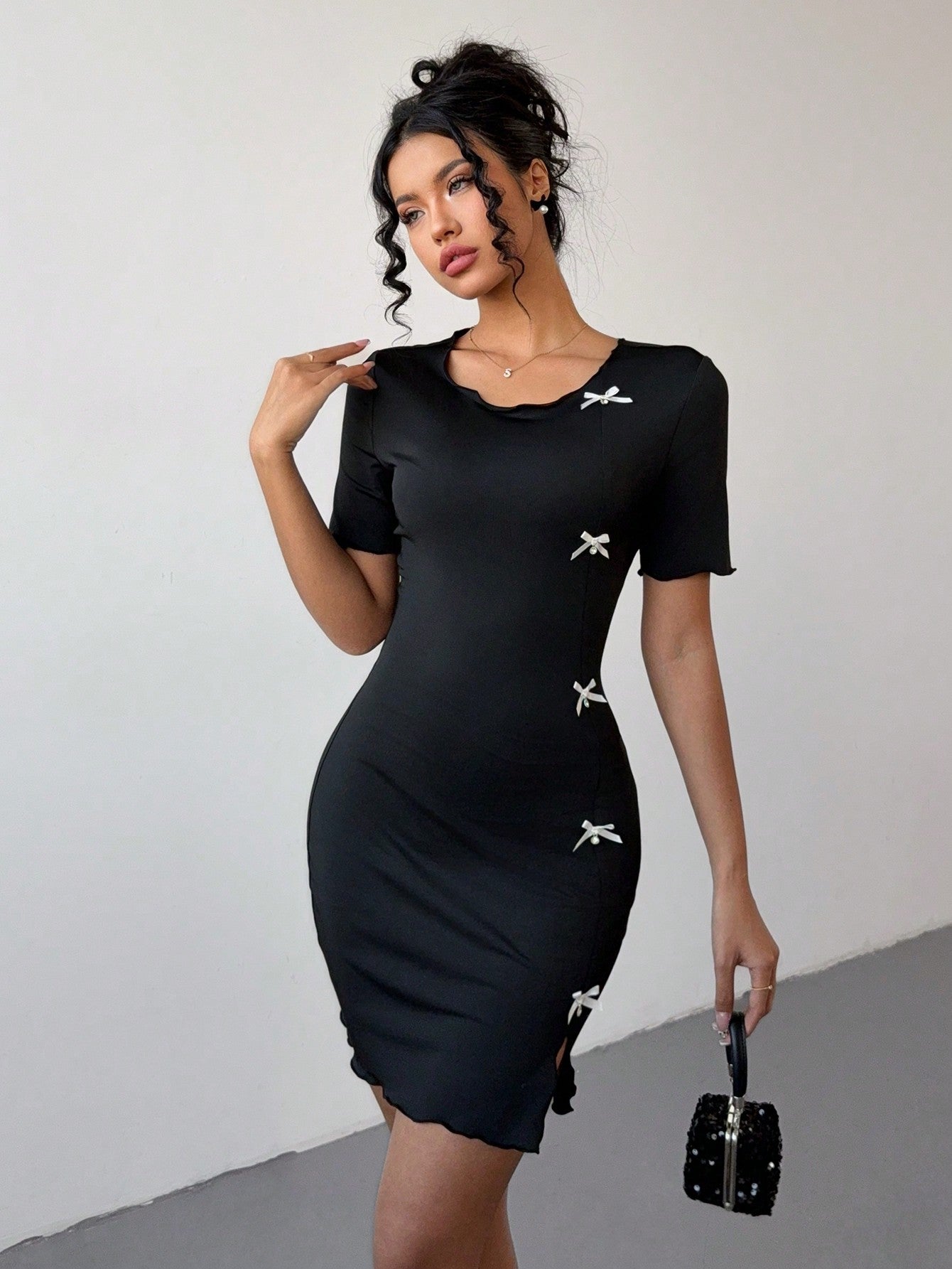 Rafferiza Vestido entallado de mujer de color negro sólido con lazo en la cintura