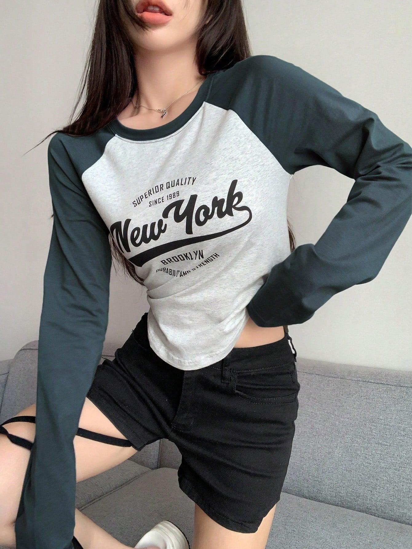 DAZY Camiseta Con Mangas Raglán En Contraste Y Letras Impresas