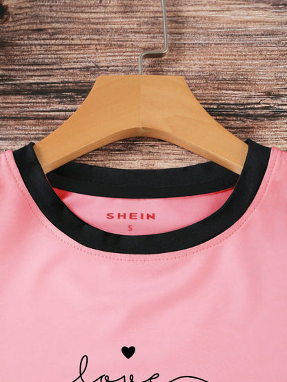 SHEIN EZwear Camiseta de mujer de manga corta, informal, de verano, con estampado de letras y corazón, cuello redondo, camisetas gráficas para mujeres