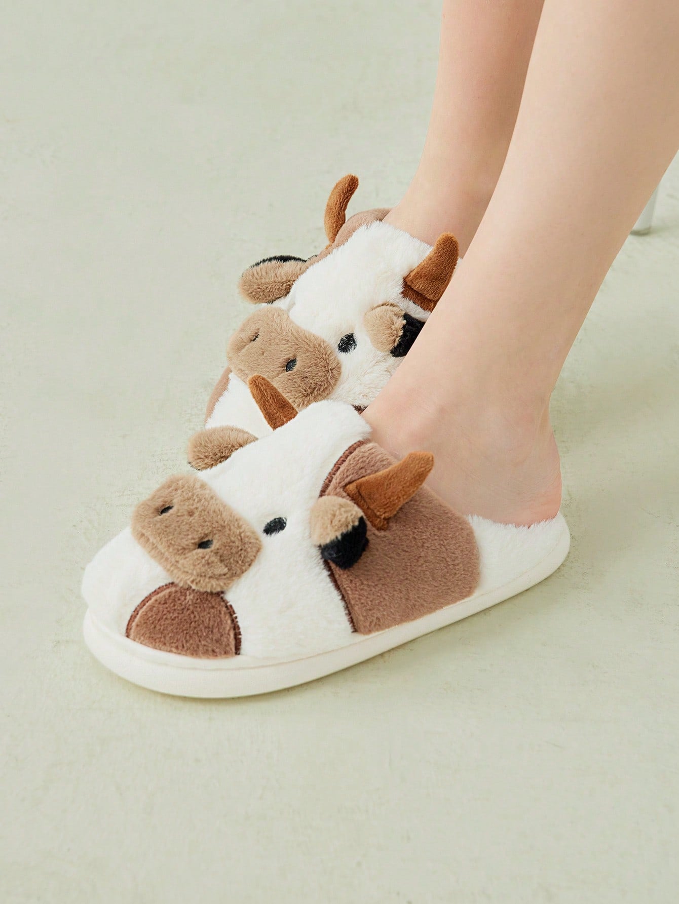 CUCCOO Quty Zapatillas de interior de moda con patrón de vaca de dibujos animados para mujer, zapatos de venta de verano para vacaciones de verano