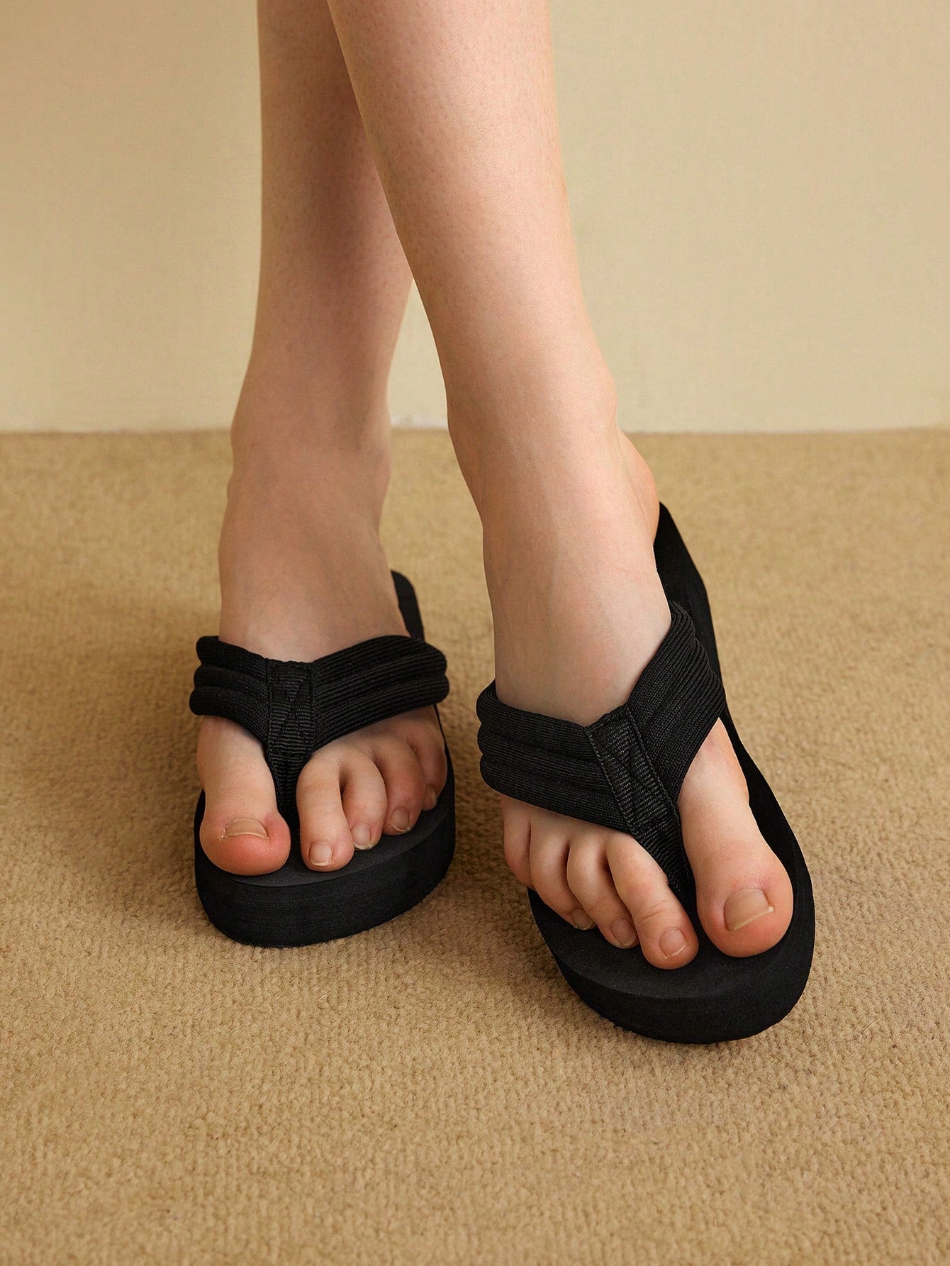 Zapatos de mujer ligeros y minimalistas, sandalias de dedo con detalles de pespunte negro para zapatos de vacaciones de verano, rebajas de verano, zapatos de vuelta al colegio, zapatos de estudiante universitario.