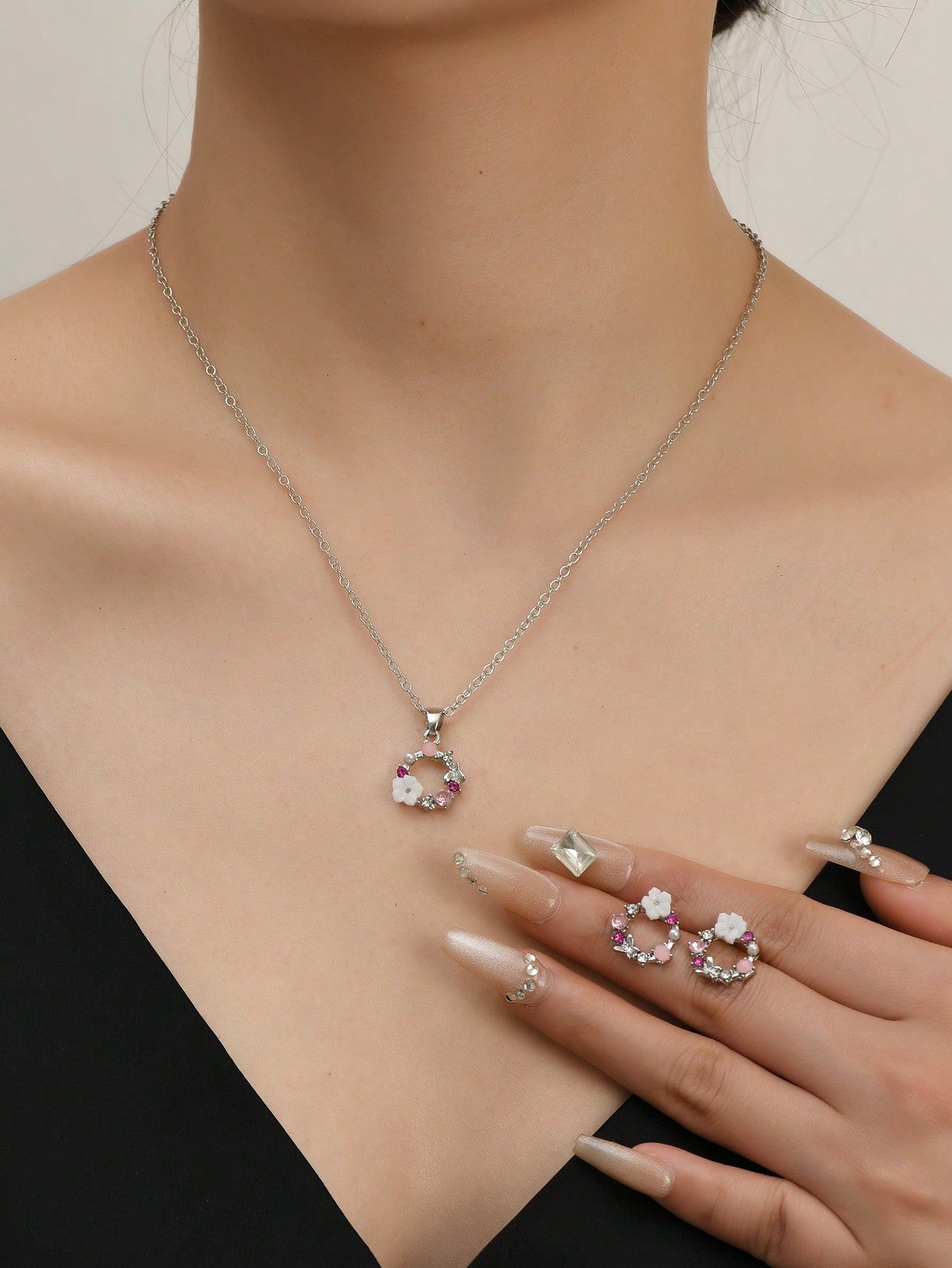 1 set: 1 pieza de aretes con flores + 1 pieza de collar - Conjunto de 3 piezas de aretes, colgante y collar de flores simples para mujer, adecuado para ocasiones casuales diarias y de citas