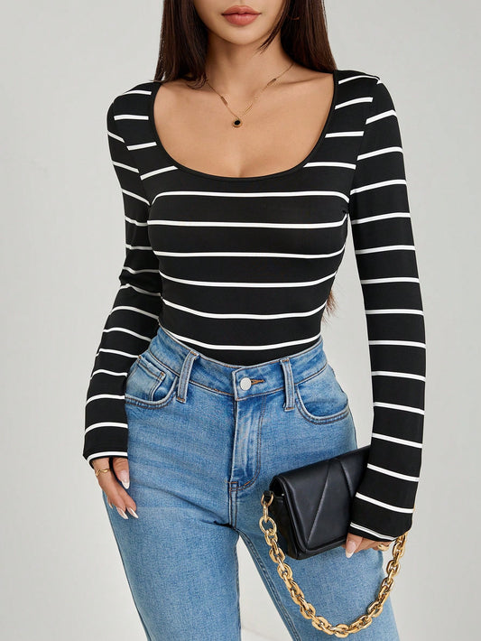 SHEIN PETITE Camiseta de mujer de cuello de pico y silueta ajustada con rayas