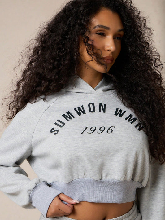 SUMWON WOMEN Sudadera con capucha corta esencial