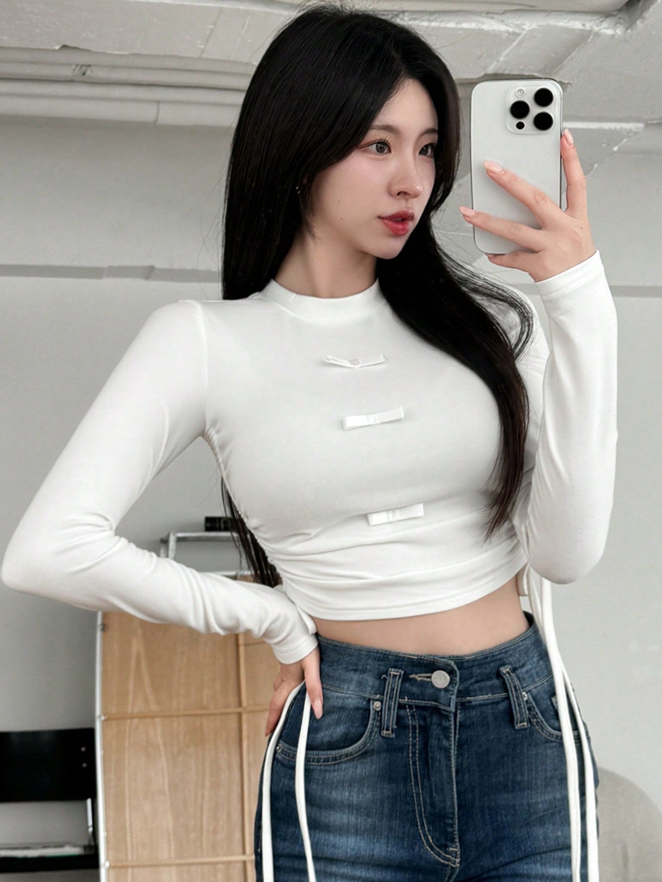 DAZY Camiseta de manga larga con cintura ceñida de color liso para mujer