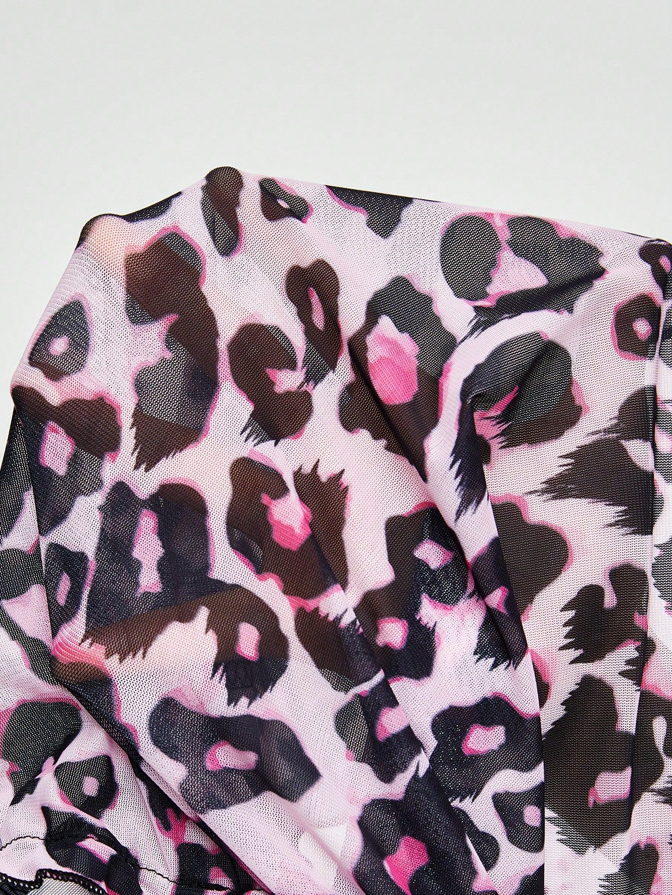 ROMWE J-Fashion Conjunto de pijama con detalles de lazo, encaje y estampado de leopardo en malla de Shibuya
