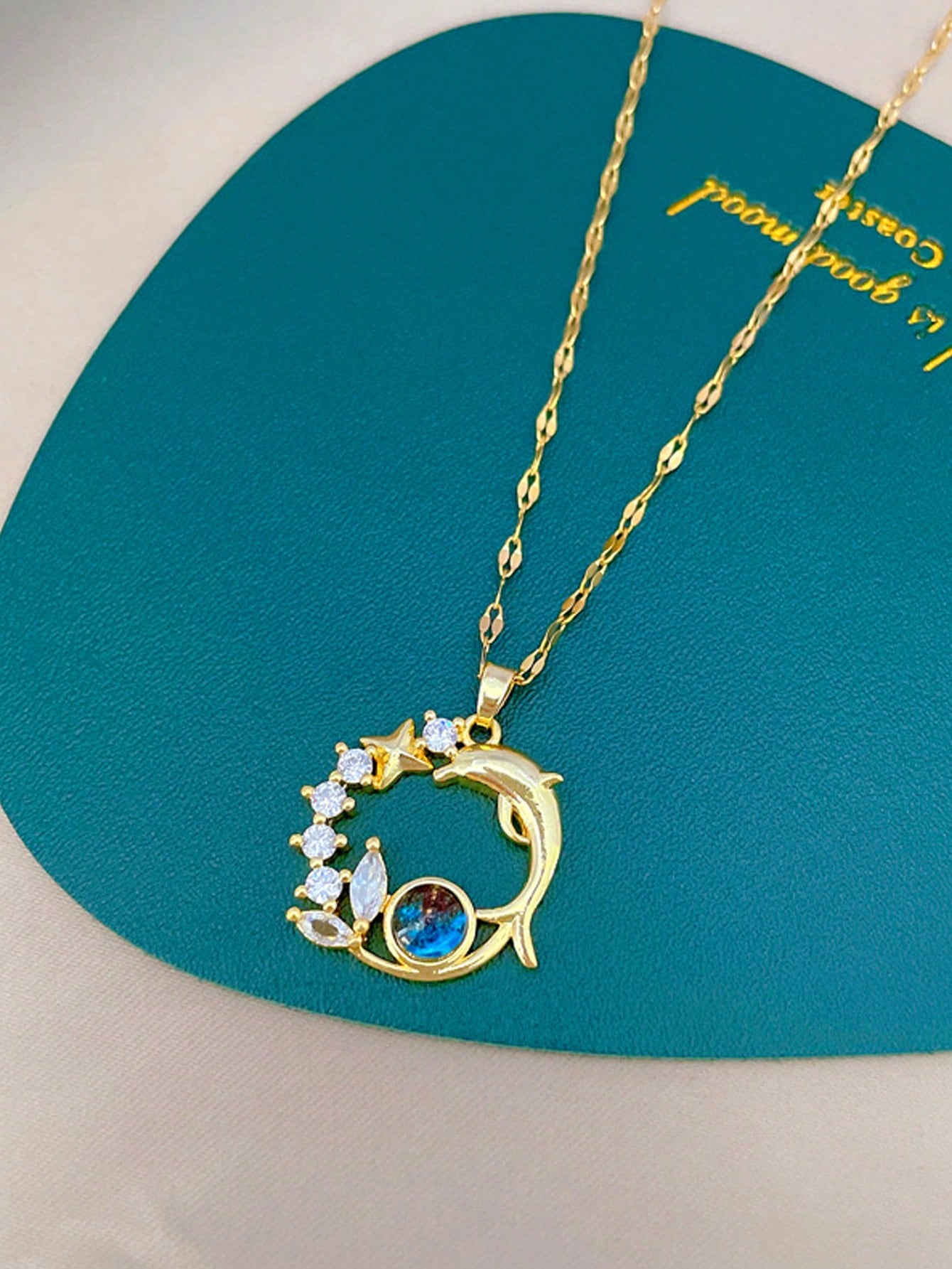 Hermoso collar colgante de acero inoxidable con cadena de suéter decorativa, accesorio de joyería de moda con colgante redondo de cobre incrustado con circonita y cielo estrellado y planeta, decoración elegante para fiesta.
