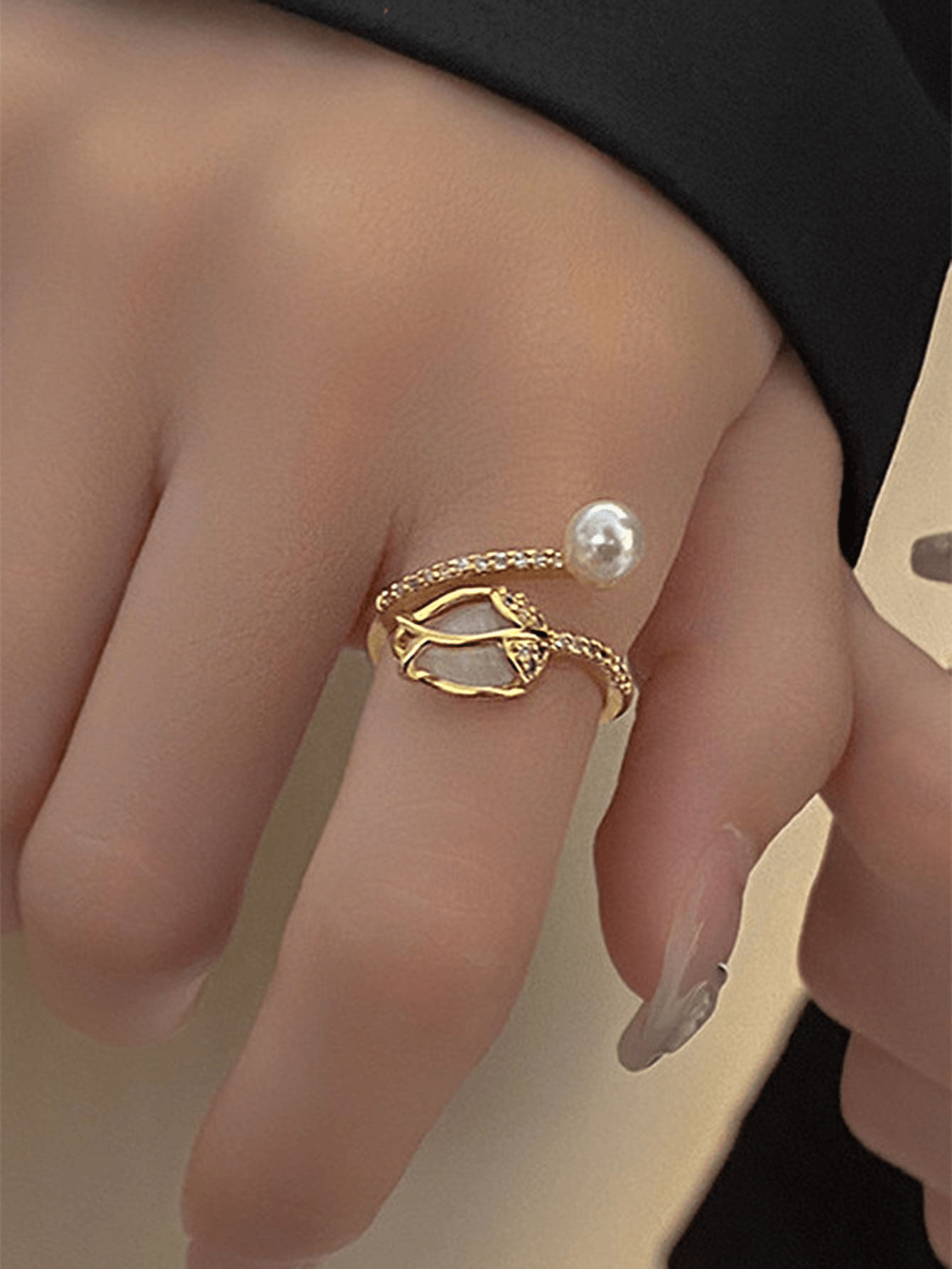 1 Anillo De Forma De Botón De Tulipán Blanco Con Perla Simulada Y Piedra De Ojo De Gato