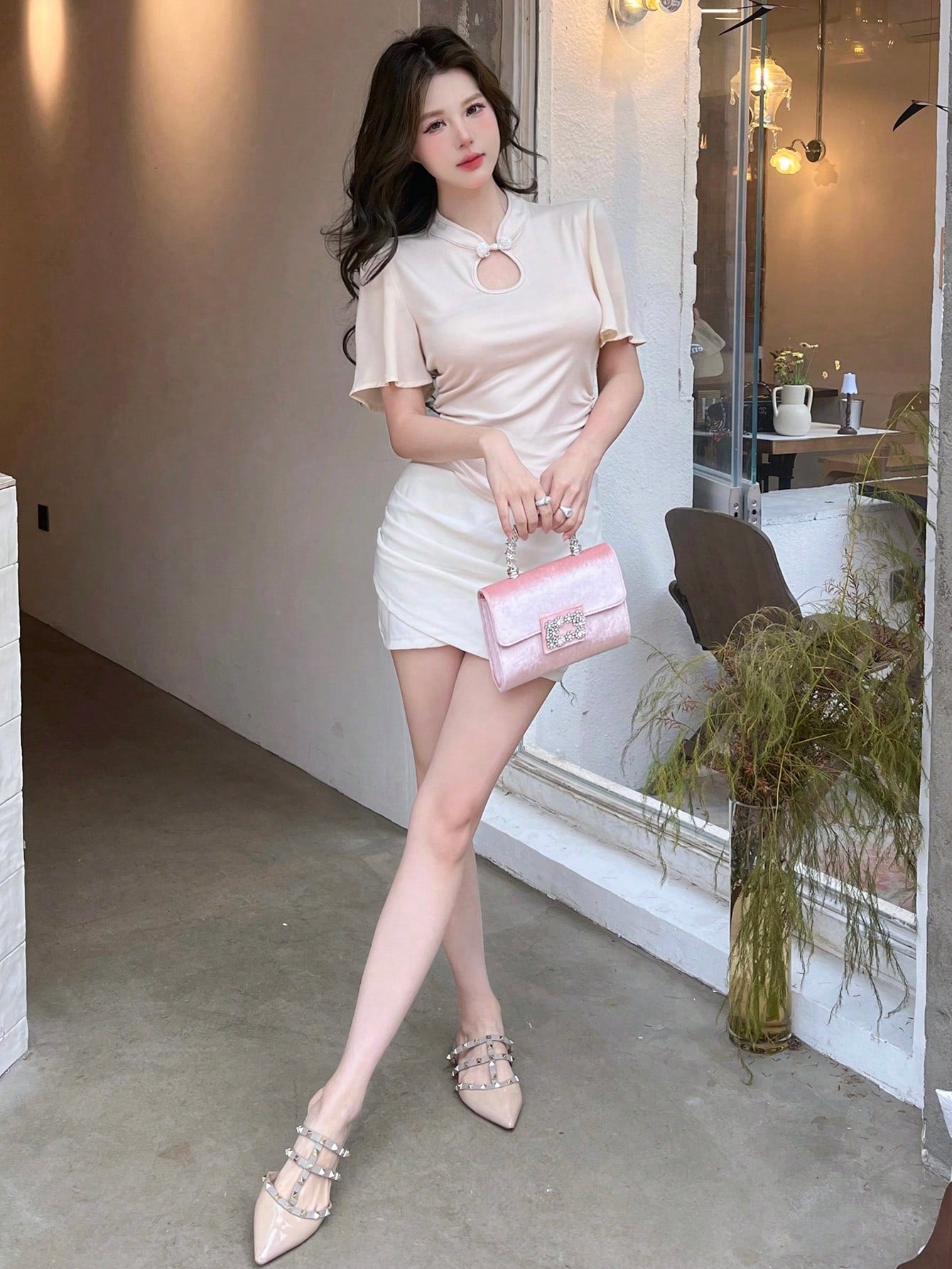 DAZY Elegante camiseta con mangas de volantes y cuello Qipao arrugada y diseño de calado para mujer en verano