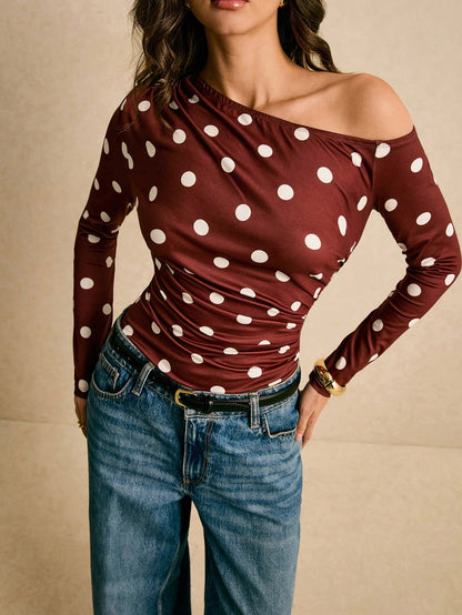 Poéselle Camiseta corta casual de mujer con estampado de lunares y dobladillo asimétrico fruncido