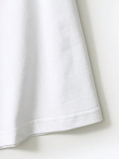 ROMWE Anime Conjunto de camiseta de cuello redondo con estampado de calavera y pantalones cortos con cordón en la cintura para hombre de verano