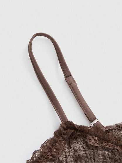 ROMWE Camiseta de tirantes ajustada con dobladillo asimétrico de encaje con textura desgastada y aspecto desaliñado