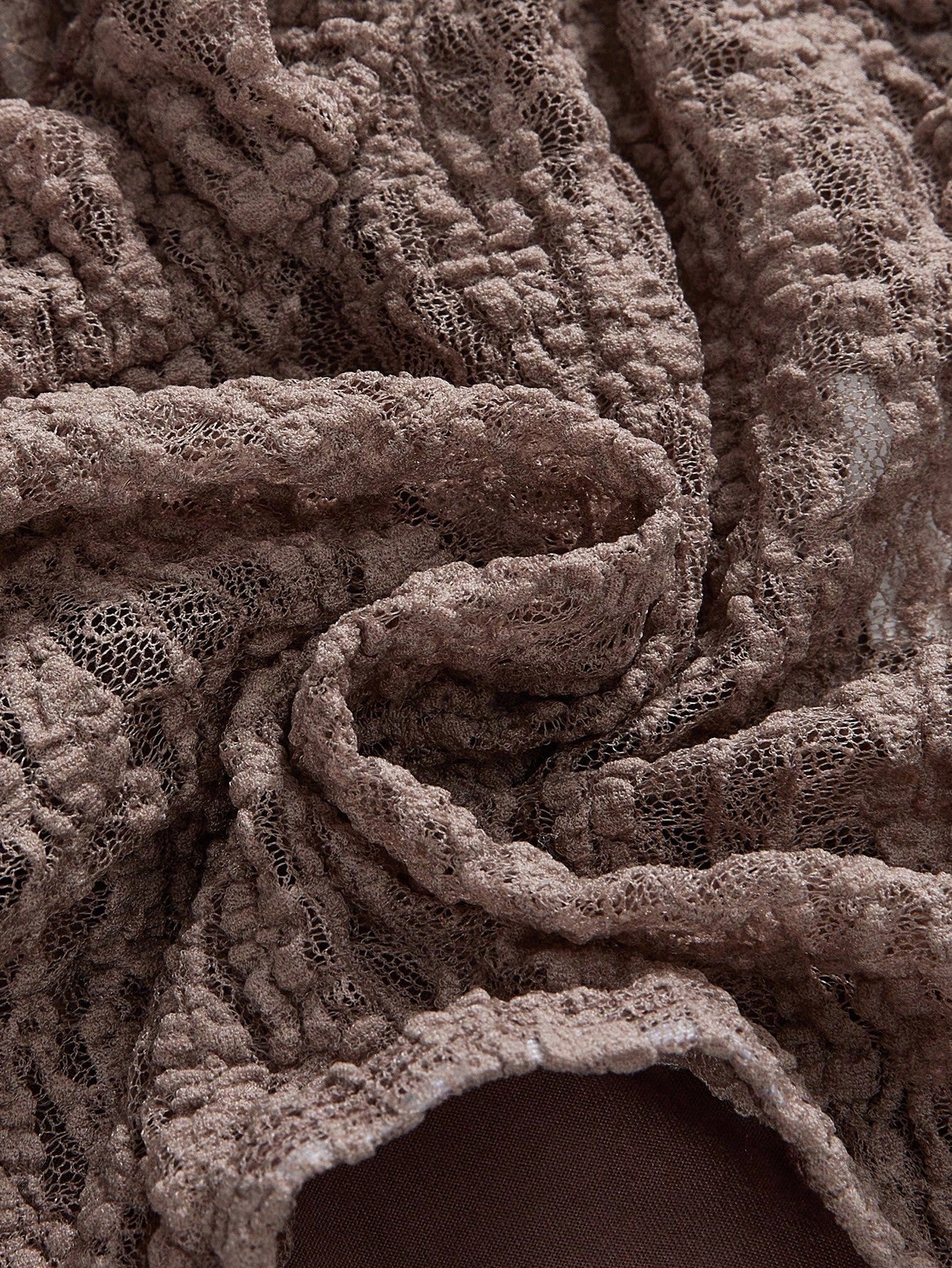 ROMWE Camiseta de tirantes ajustada con dobladillo asimétrico de encaje con textura desgastada y aspecto desaliñado