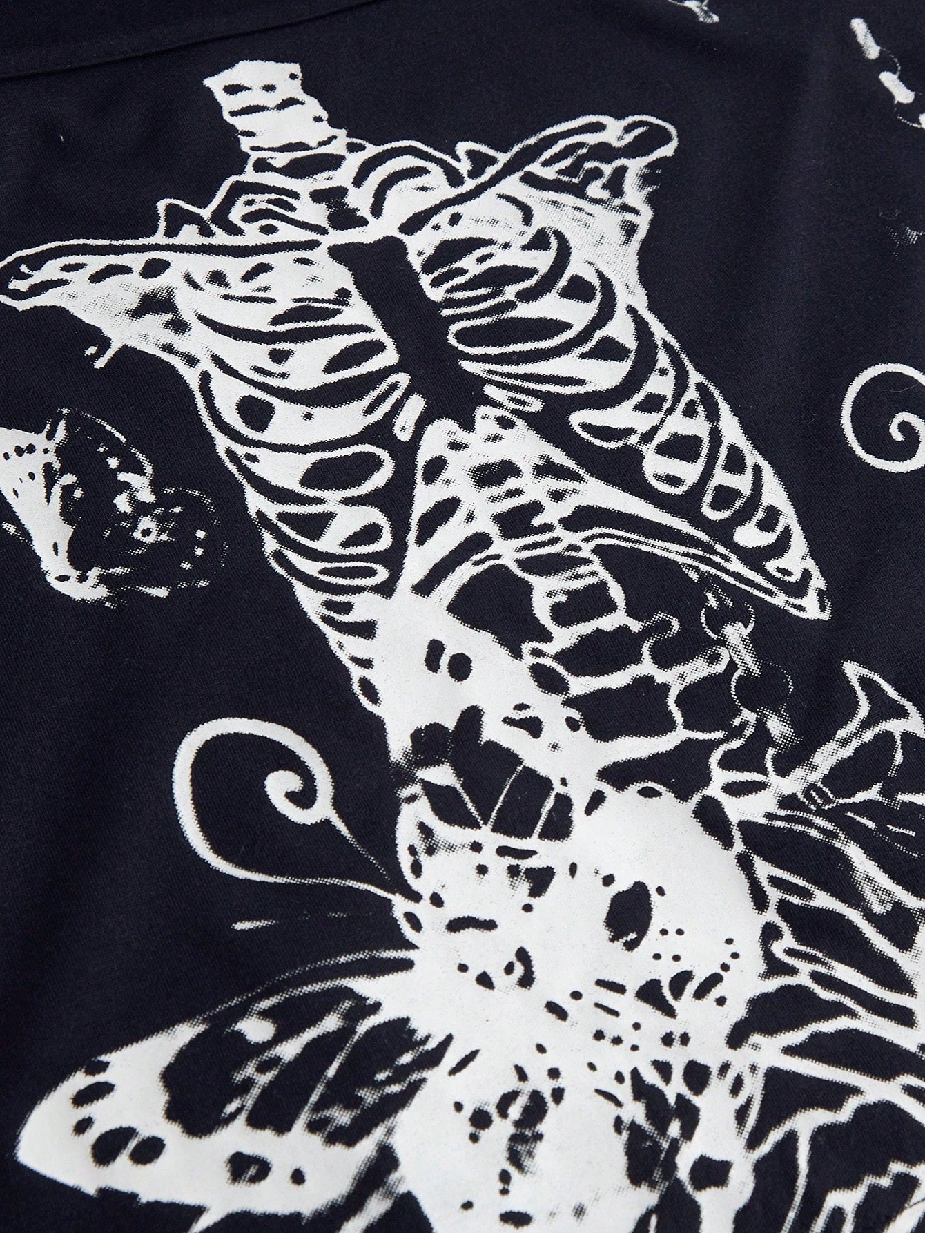 ROMWE Fairycore Camiseta informal con estampado de esqueleto y cola de sirena, mangas acampanadas
