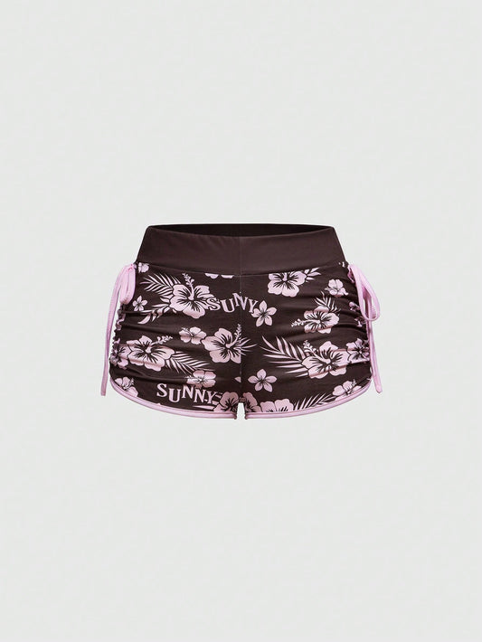 ROMWE Fairycore Shorts mini con bordado en inglés y estampado floral de hibiscos en todo el diseño para estilo Y2K vacacional