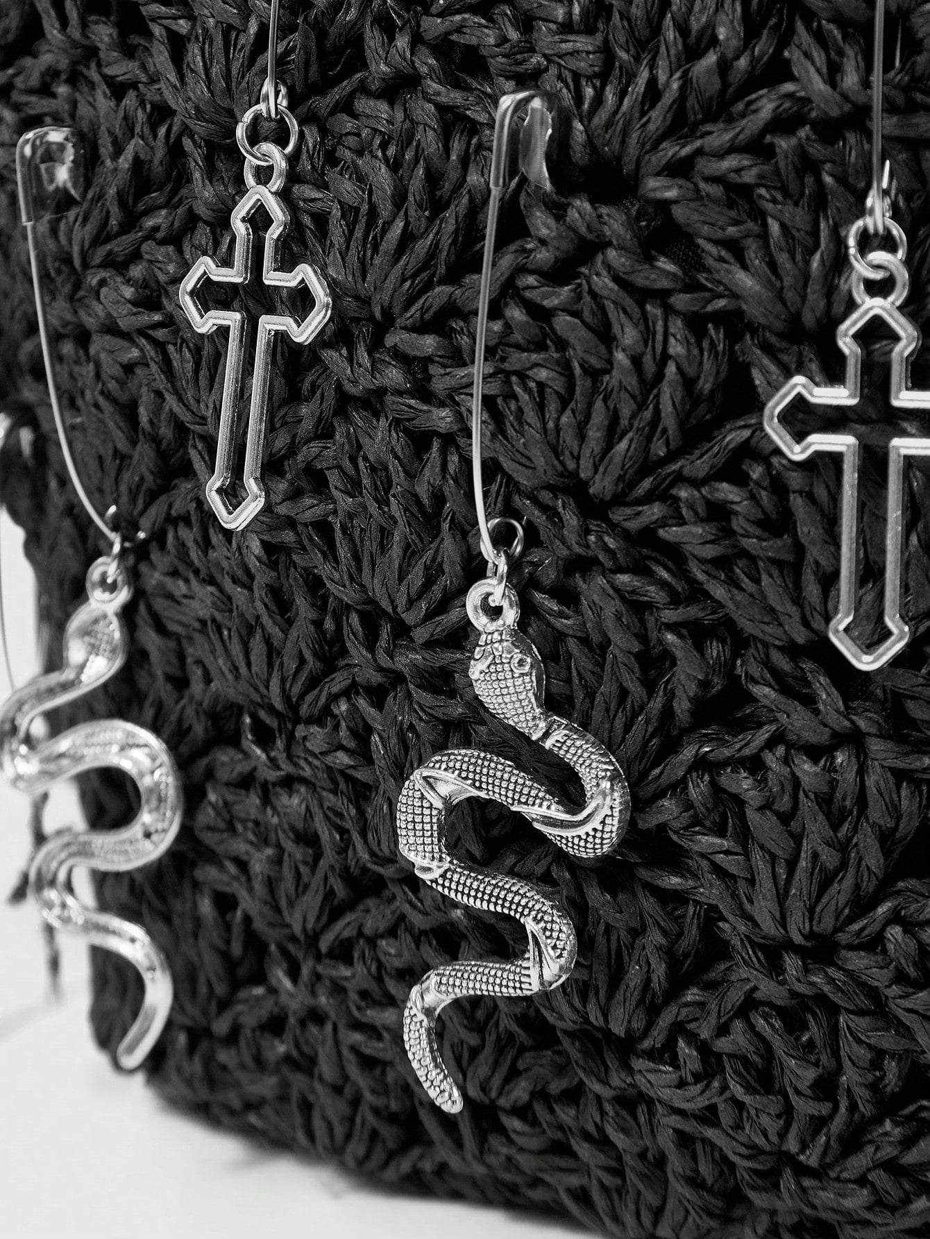 ROMWE Goth Bolso de mano de estilo gótico con diseño de cruz, serpiente y lazo, para Halloween