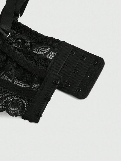 ROMWE Goth Bralette con encaje en forma de cruz gótica y aros