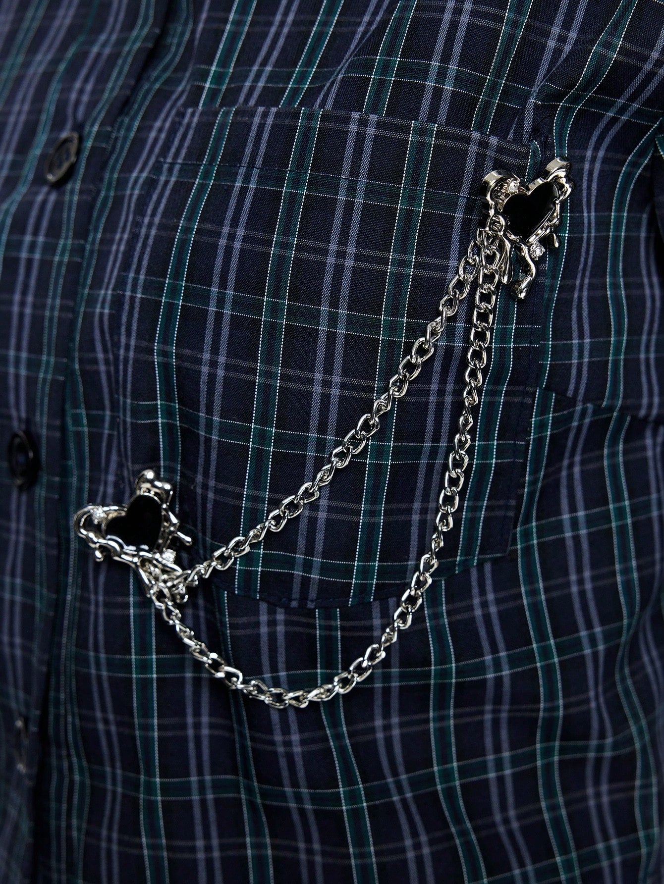 ROMWE Goth Camisa corta a cuadros con cadena metálica de estilo punk rock como decoración