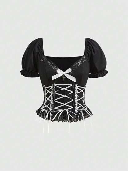 ROMWE Goth Corset superior de camiseta ajustada con lazo, parche de cruz, ribete de encaje y mangas abullonadas, estilo gótico