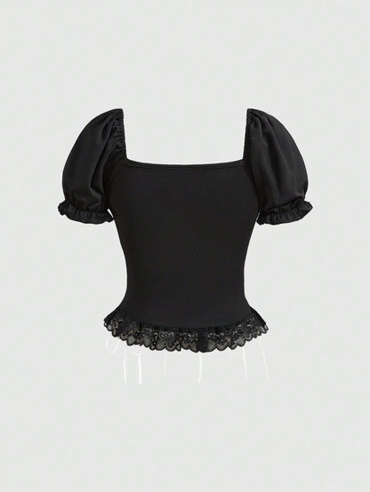 ROMWE Goth Corset superior de camiseta ajustada con lazo, parche de cruz, ribete de encaje y mangas abullonadas, estilo gótico