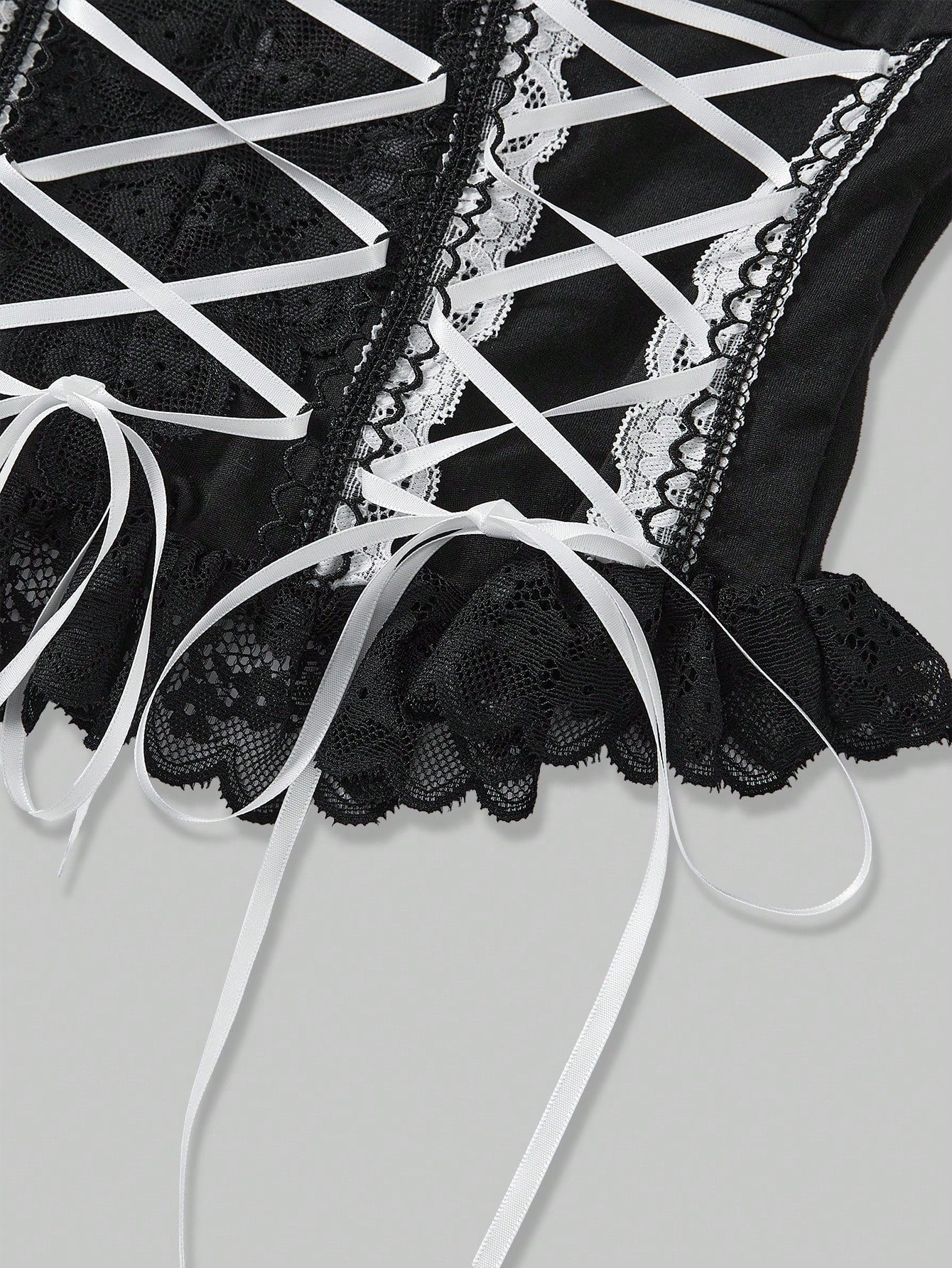 ROMWE Goth Corset superior de camiseta ajustada con lazo, parche de cruz, ribete de encaje y mangas abullonadas, estilo gótico