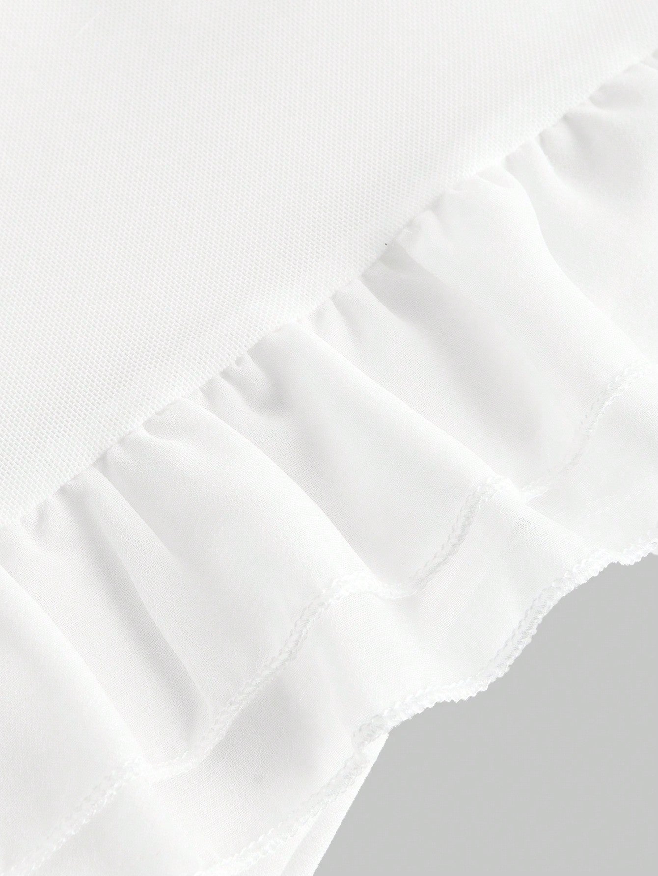 ROMWE Goth Falda ultraasimétrica con volantes en el borde y cinturón decorativo con shorts para damas