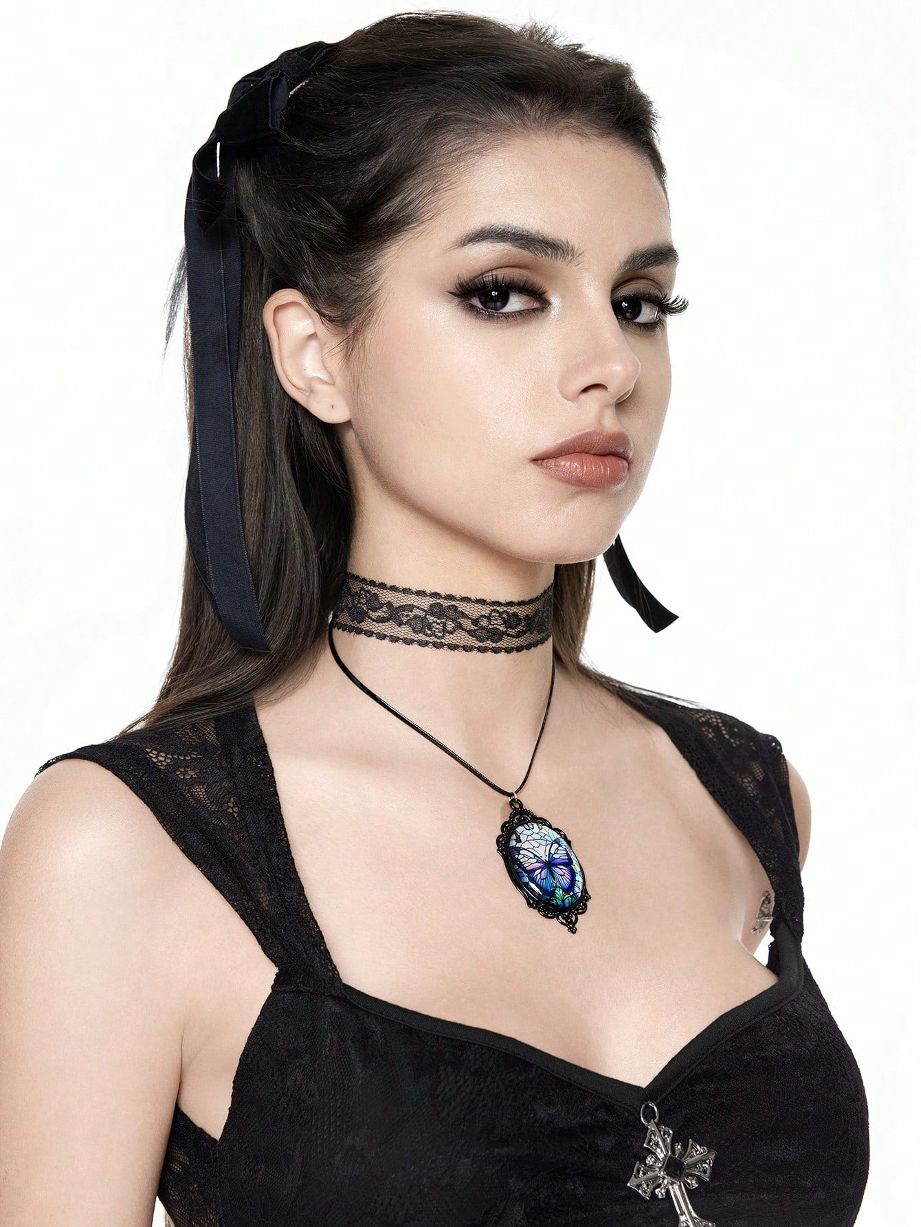 ROMWE Goth Gargantilla tipo choker con colgante de mariposa de encaje gótico