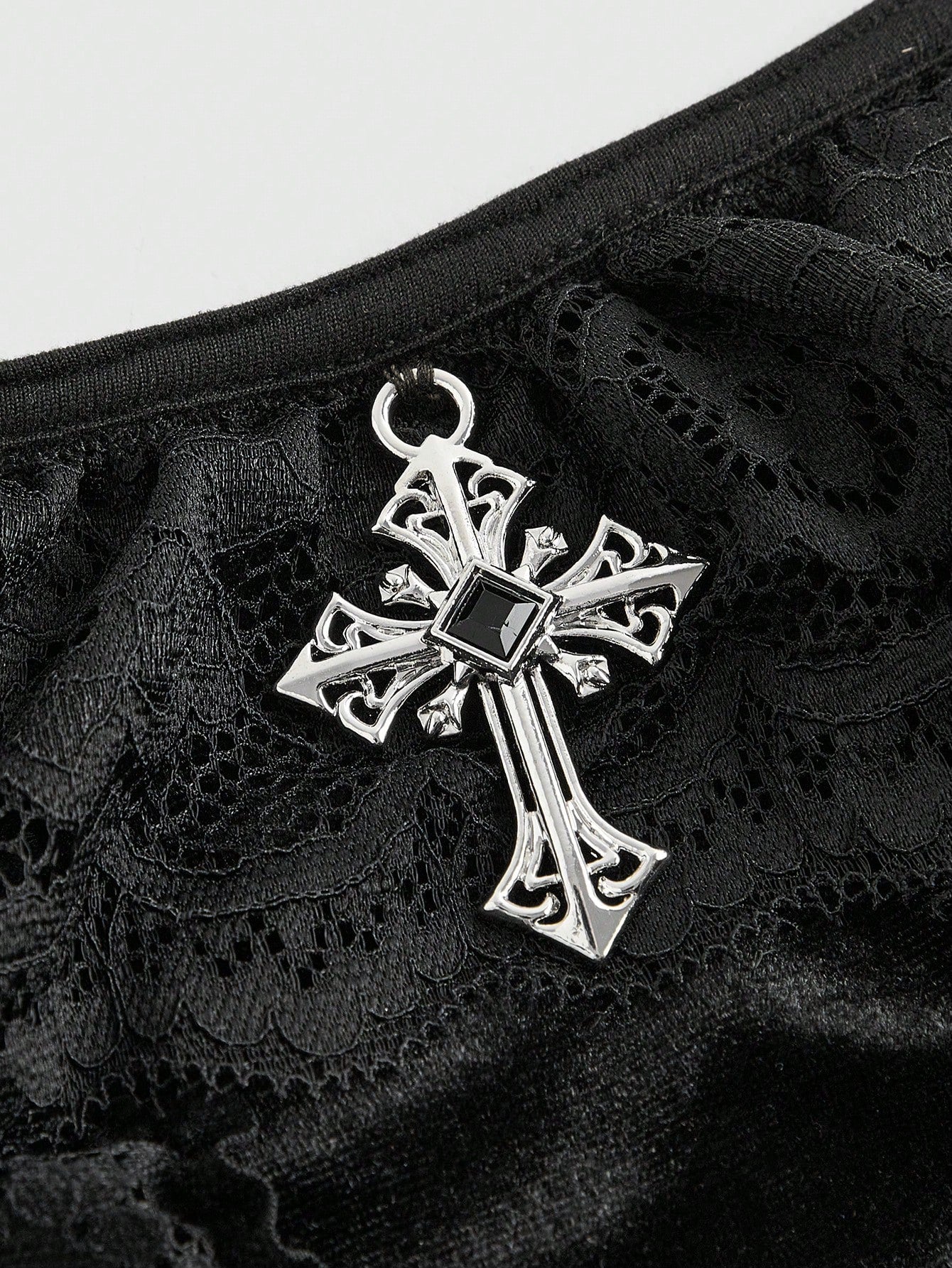 ROMWE Goth Top de corpiño de terciopelo con aplicaciones de encaje y decoración de cruz al estilo del palacio gótico para mujer