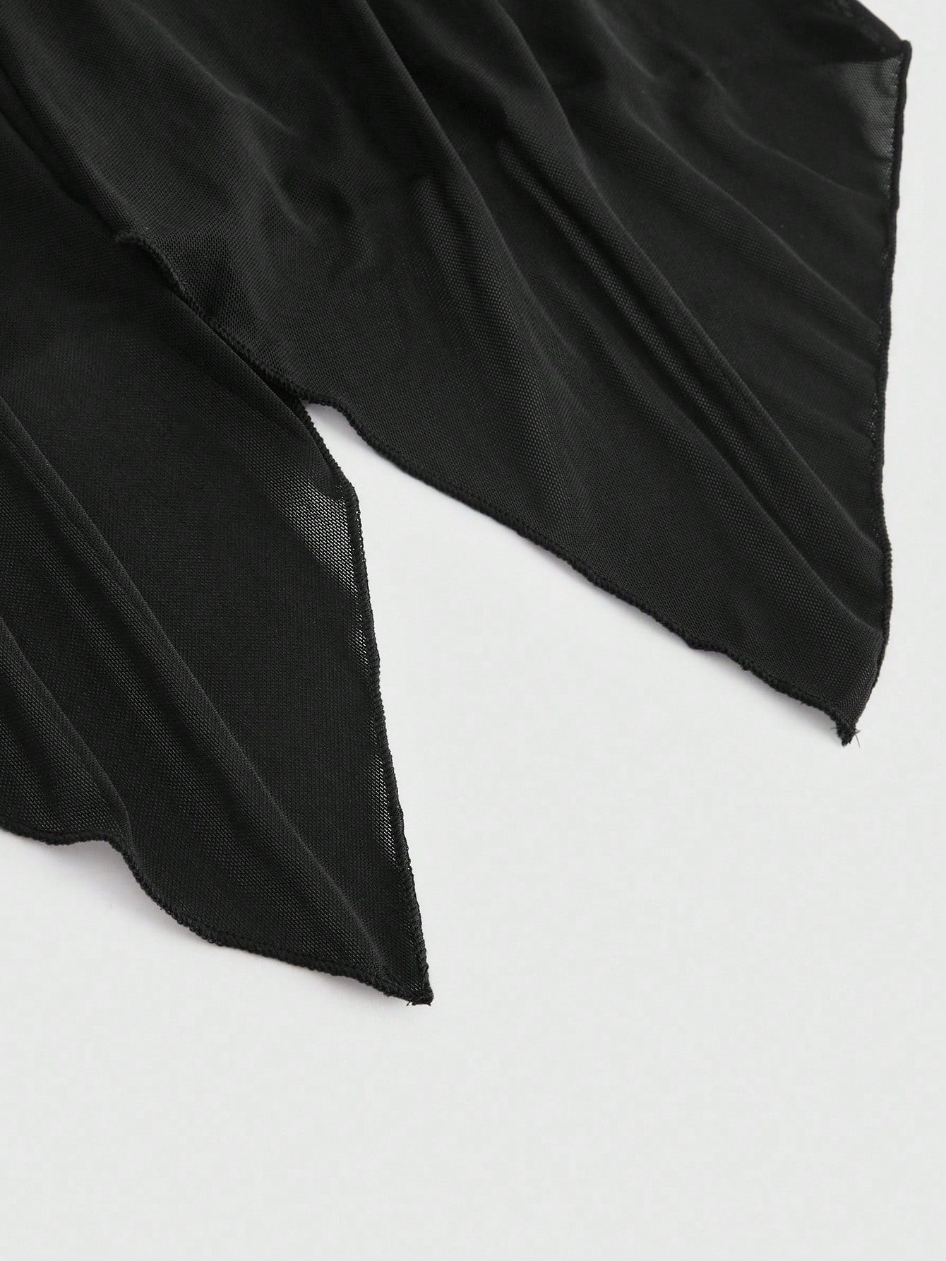 ROMWE Goth Top de tirantes asimétrico con encaje, decoración de metal y malla en estilo gótico para mujer