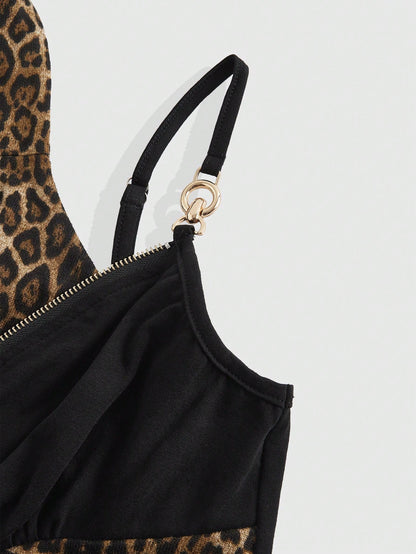 ROMWE Grunge Punk Accesorios metálicos de cruz Gyaru de estilo Y2K 2 en 1 con parte superior de tirantes asimétrica de estampado de leopardo