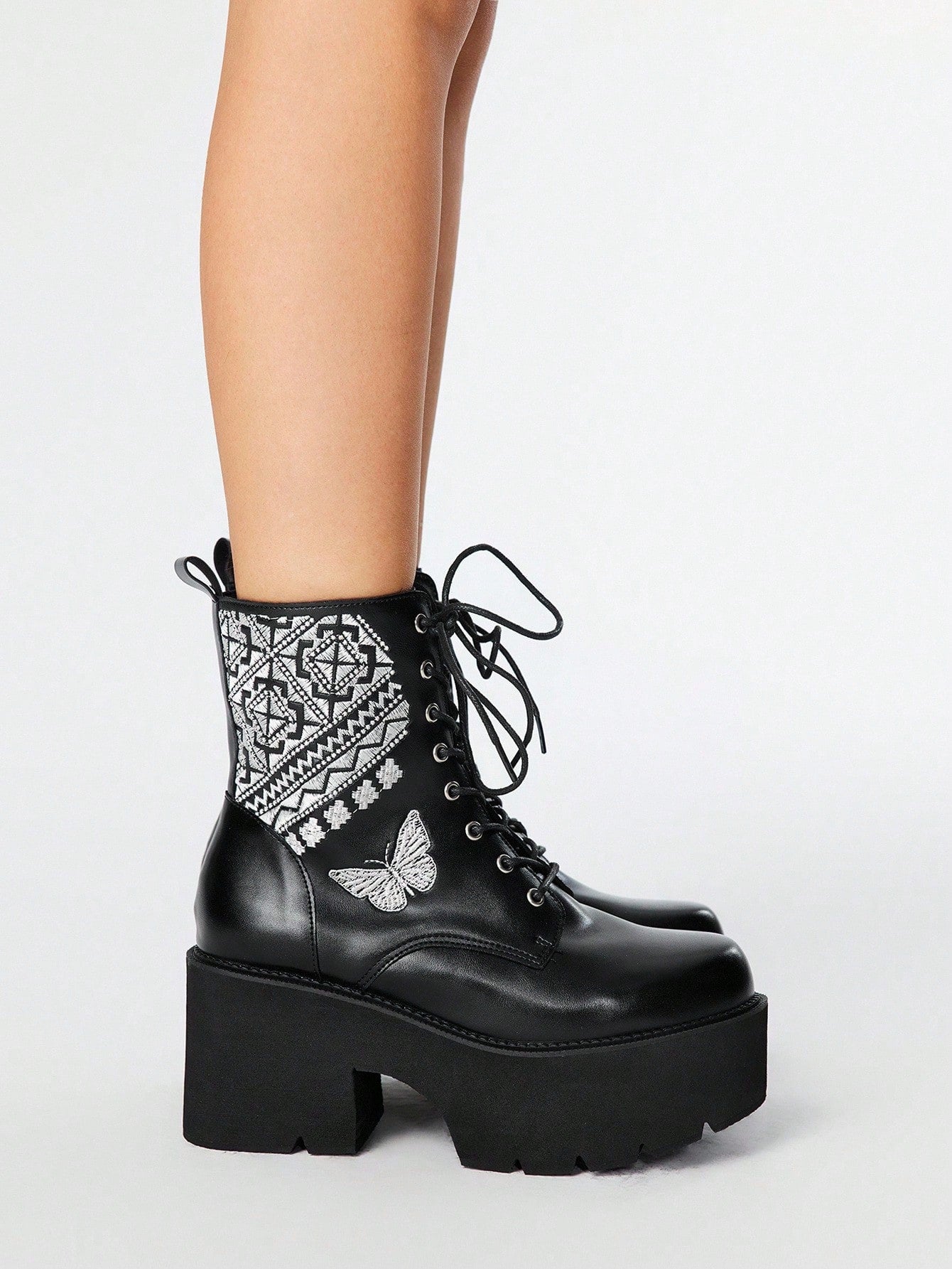 ROMWE Grunge Punk Botas de plataforma con cremallera lateral, bordado de mariposa y estilo gótico para mujer. Botas de combate con punta redonda, cordones y puntadas, estilo punk para Halloween