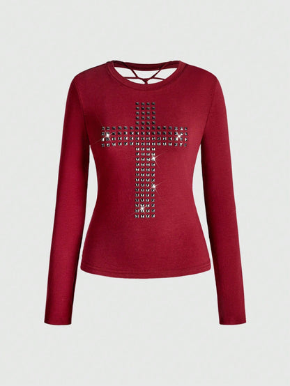 ROMWE Grunge Punk Camiseta de manga larga de ajuste ceñido con diseño de cruz remachada, corte láser en la espalda, estilo punk Y2K, de unicolor y versátil