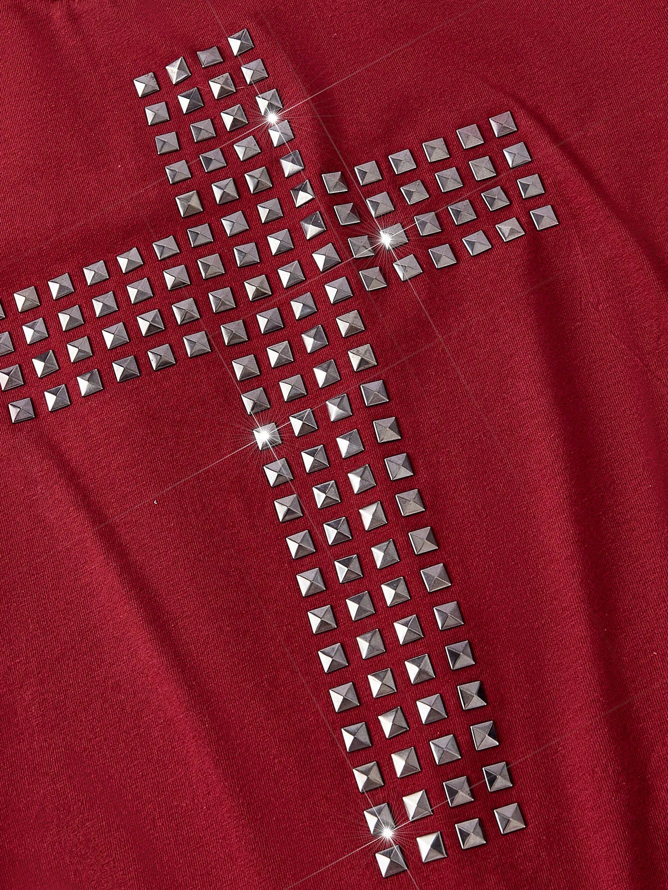 ROMWE Grunge Punk Camiseta de manga larga de ajuste ceñido con diseño de cruz remachada, corte láser en la espalda, estilo punk Y2K, de unicolor y versátil