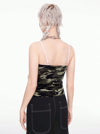 ROMWE Grunge Punk Camiseta de tirantes con encaje de camuflaje para mujer