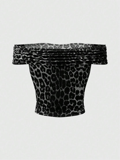 ROMWE Grunge Punk Camiseta para mujer ajustada con hombros descubiertos y estampado de leopardo - Tendencia retrospectiva del milenio, escuela