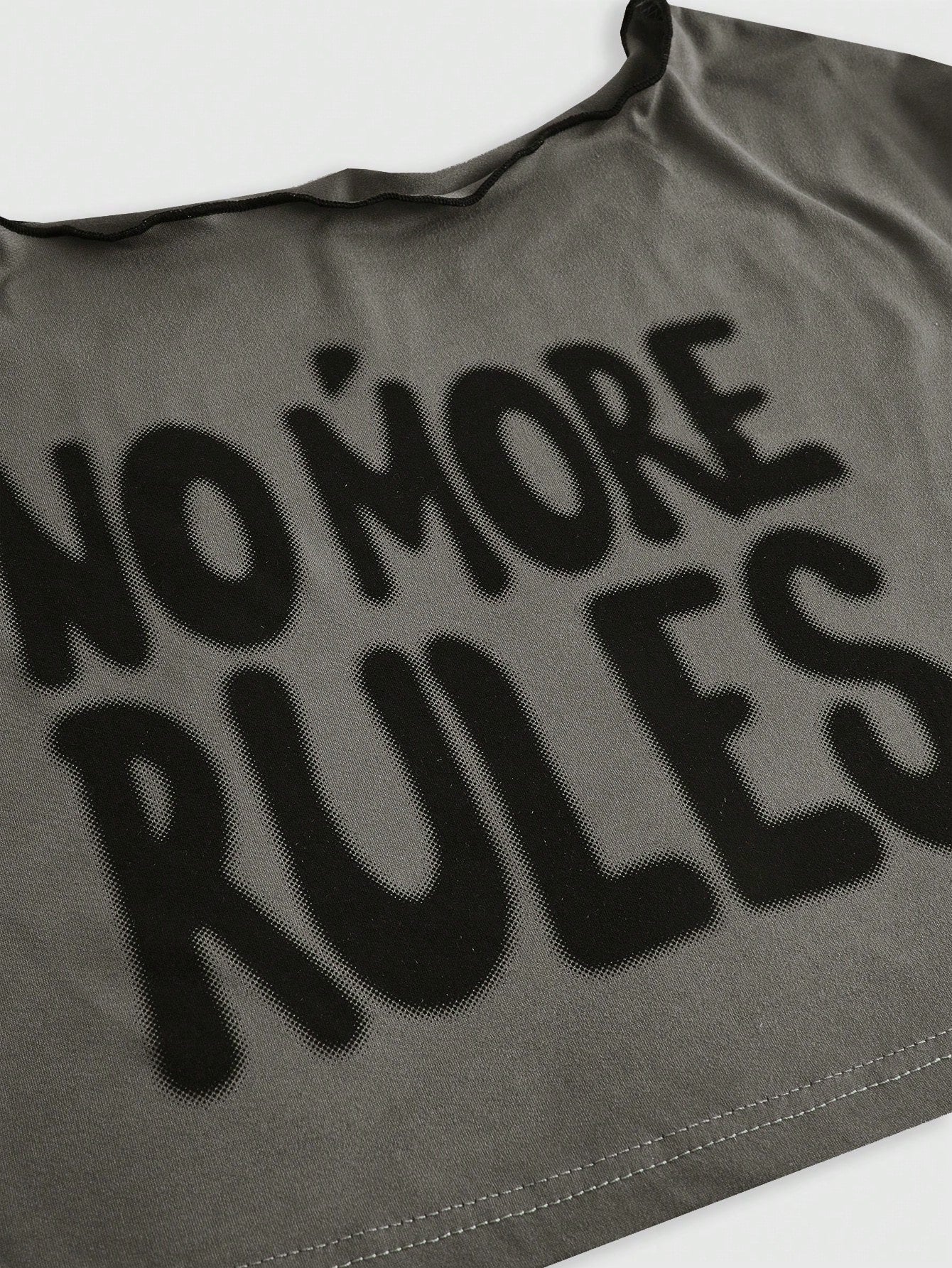 ROMWE Grunge Punk Camiseta suelta de mujer corta con hombros al descubierto, estampado de lema "NO talla grande REGLAS", escolar