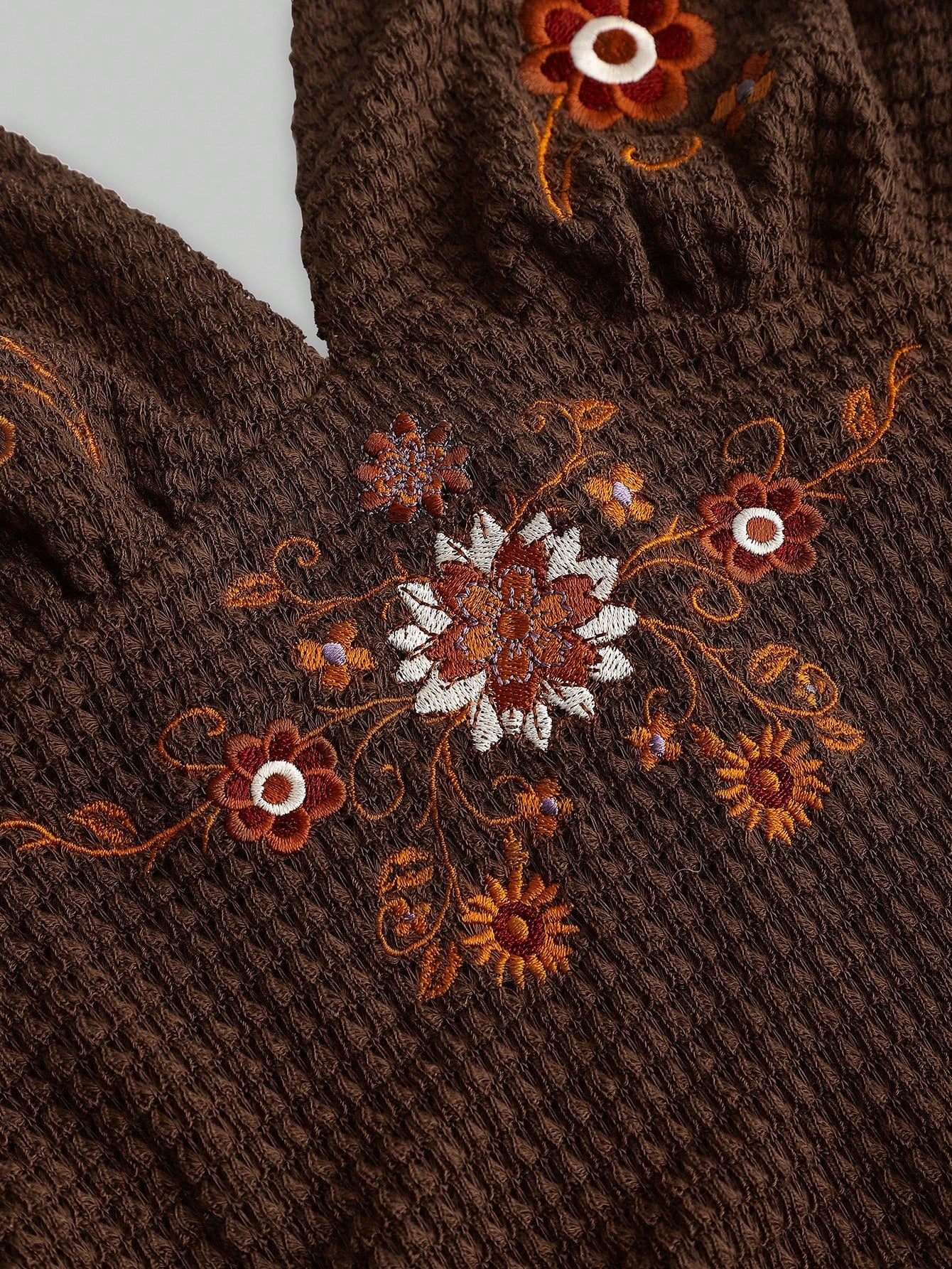 ROMWE Hippie Vestido informal mini con cuello halter, bajo con volantes, bordado con floral y tótem estilo hippie Y2K para mujeres