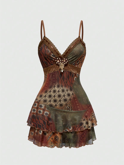 ROMWE Hippie Vestido mini con estampado de paisley con volantes, encaje y cinta estilo vintage hippie retro para mujeres