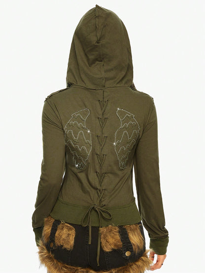 ROMWE J-Fashion Sudadera vintage desgastada con gráfico Harajuku, bordados de alas y texto en inglés con tachuelas de rhinestone para mujeres