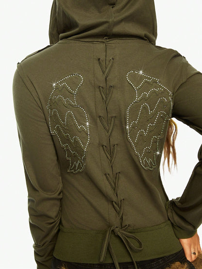 ROMWE J-Fashion Sudadera vintage desgastada con gráfico Harajuku, bordados de alas y texto en inglés con tachuelas de rhinestone para mujeres