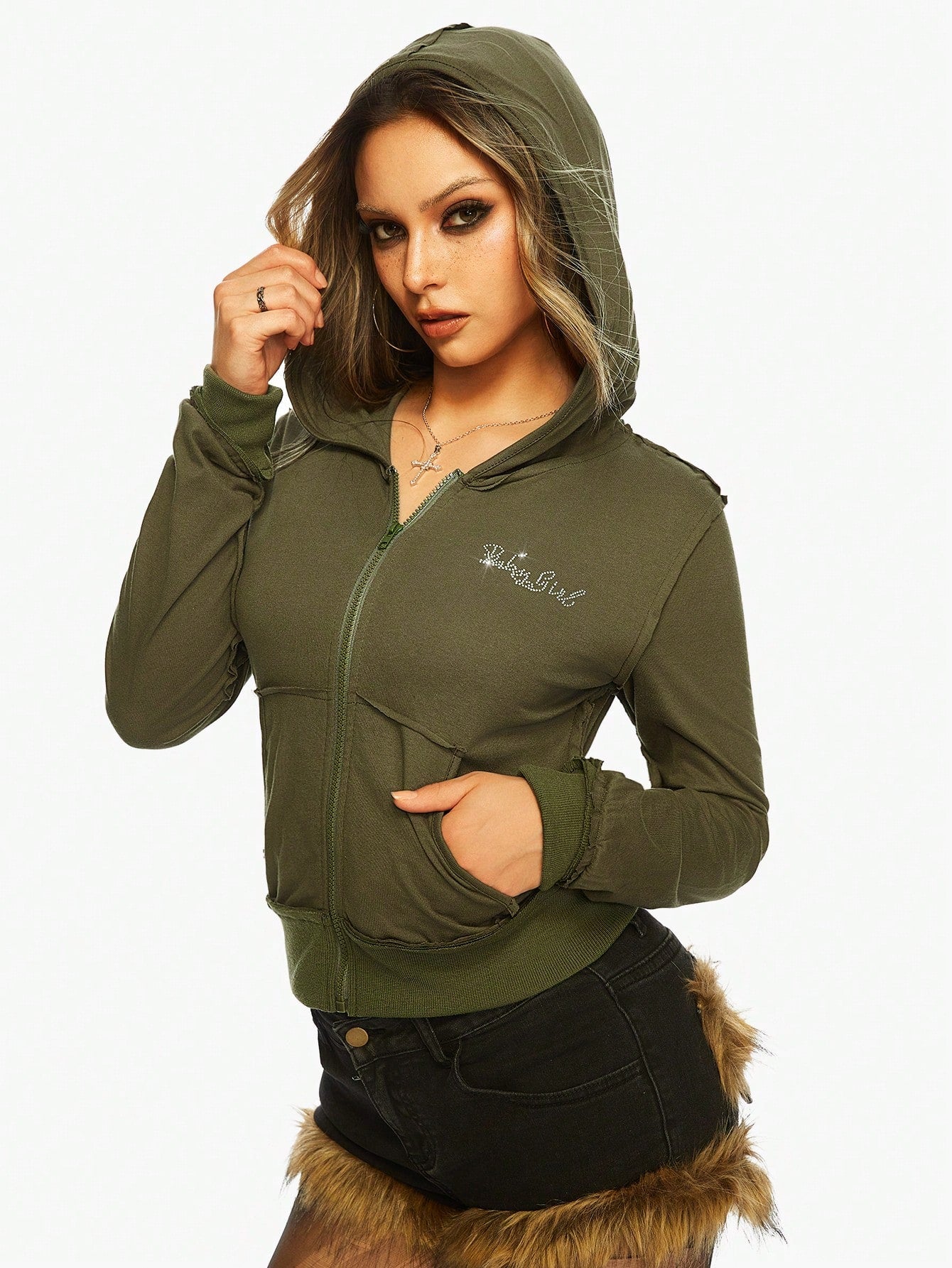 ROMWE J-Fashion Sudadera vintage desgastada con gráfico Harajuku, bordados de alas y texto en inglés con tachuelas de rhinestone para mujeres