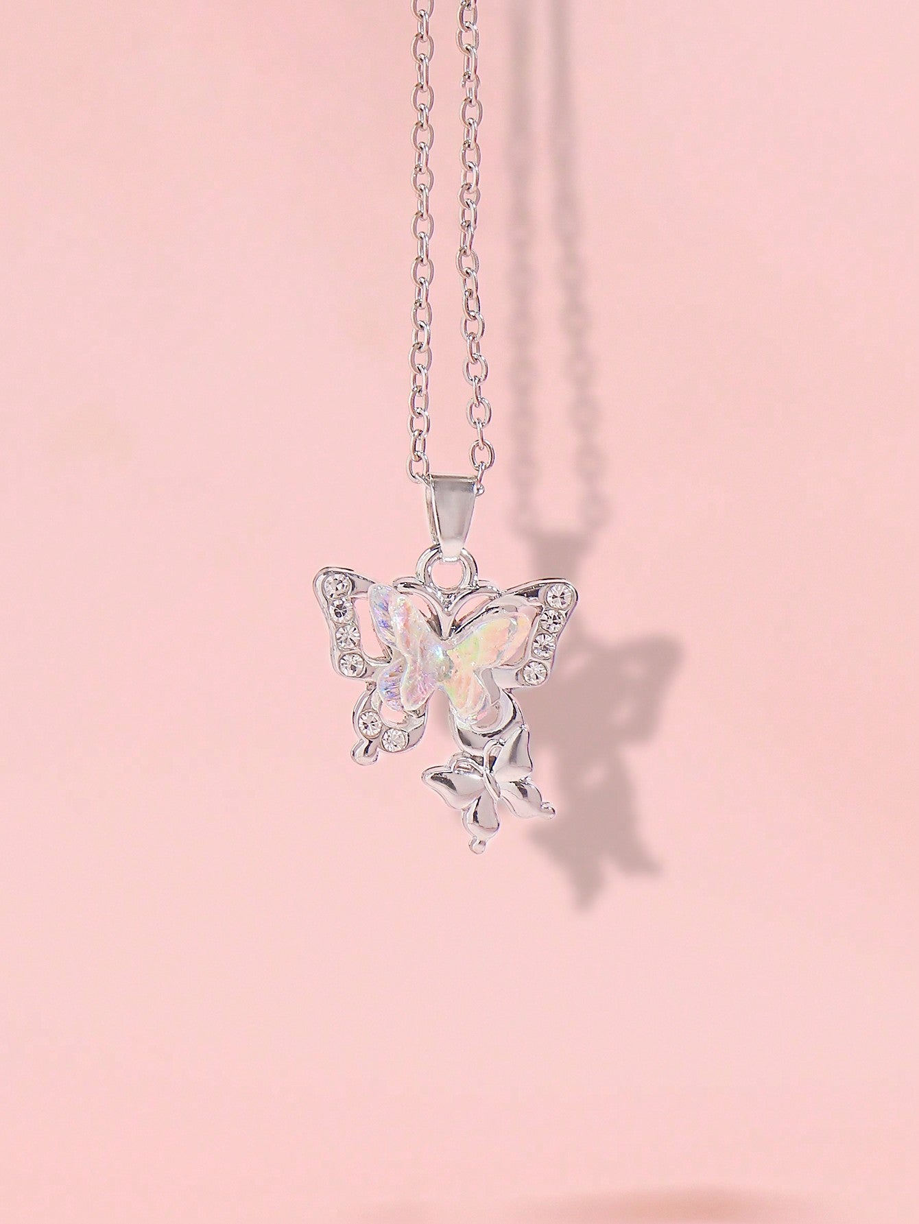 ROMWE Kawaii 1 Pieza Dulce Y Fresco Estilo De Pareja Cuento De Hadas Temático Del Bosque Con Múltiples Colores De Decoración De Pedrería Y Colgante De Mariposa