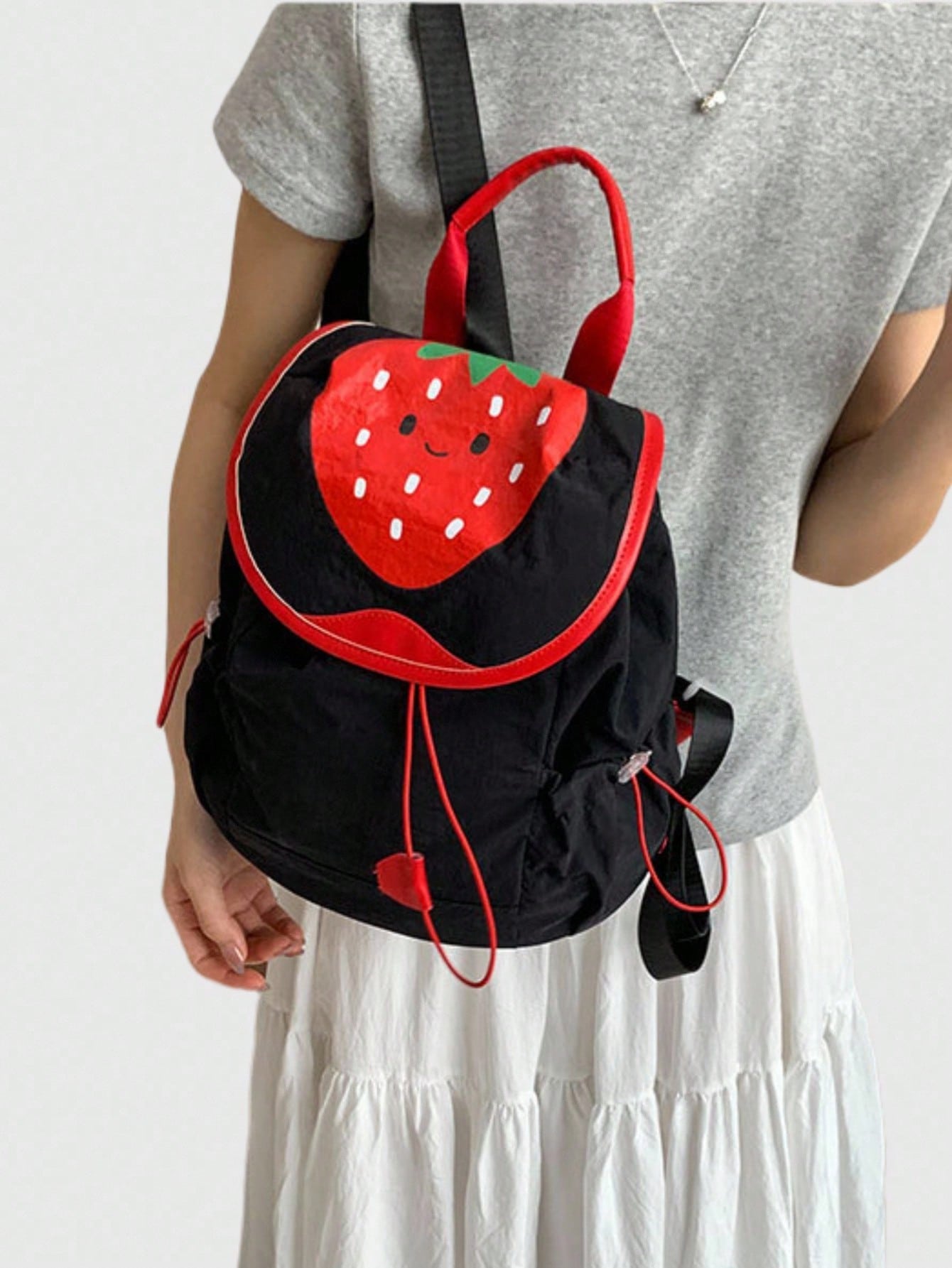 ROMWE Kawaii 1 pieza Mochila de moda con estampado de fresa kawaii y lindo en color negro, adecuada para uso diario, escuela, viajes, etc.