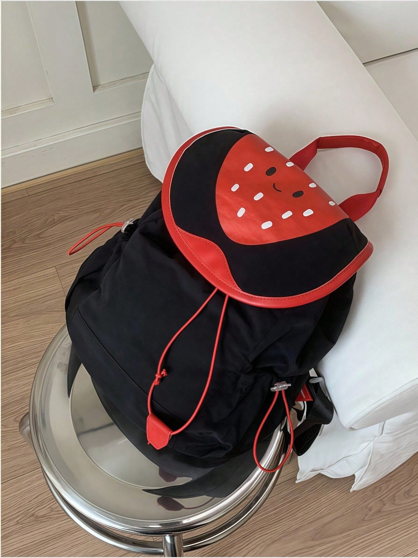 ROMWE Kawaii 1 pieza Mochila de moda con estampado de fresa kawaii y lindo en color negro, adecuada para uso diario, escuela, viajes, etc.