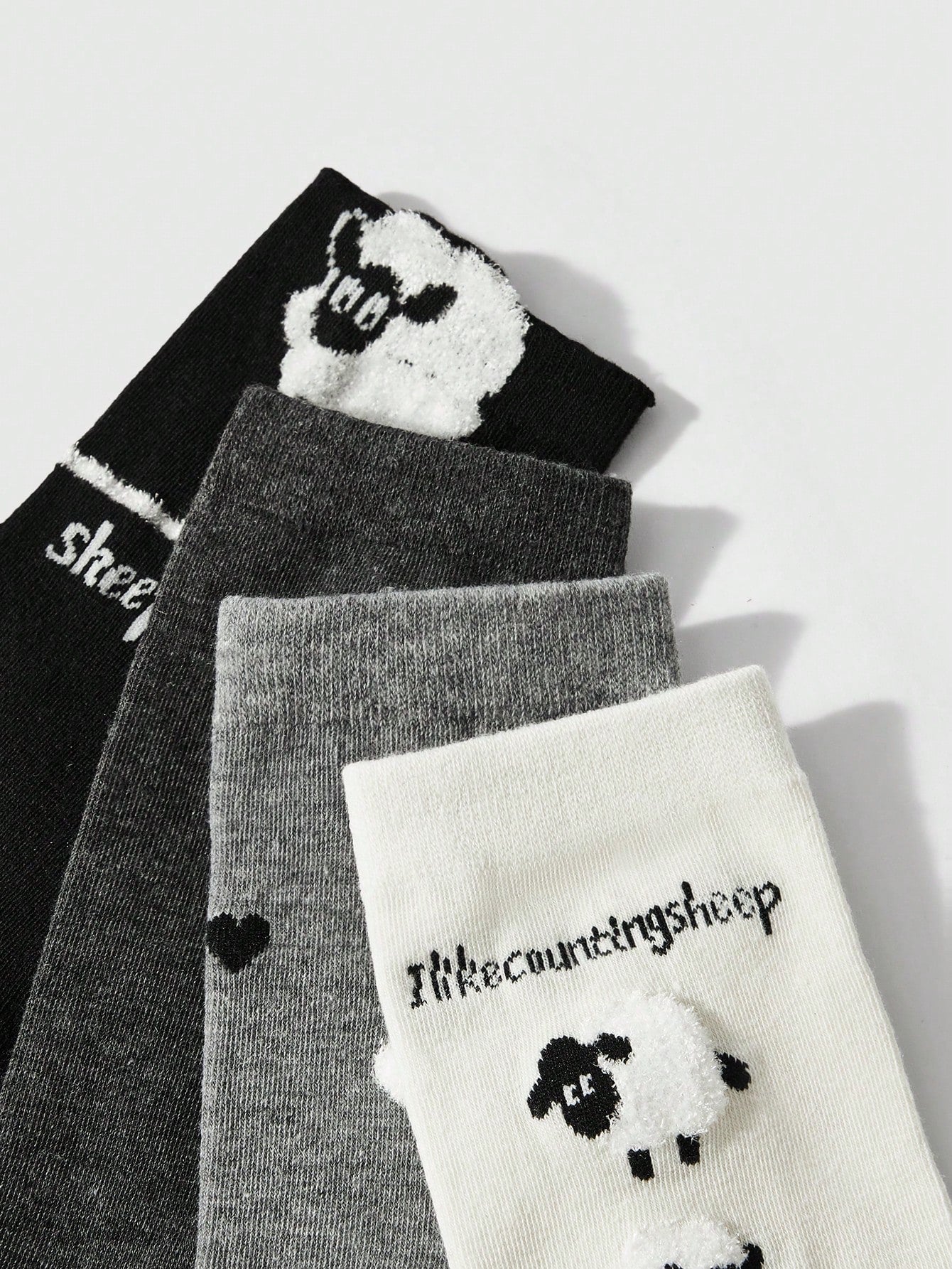 ROMWE Kawaii 4 pares de calcetines de moda con diseño de ovejas de dibujos animados para mujer, aptos para las 4 estaciones