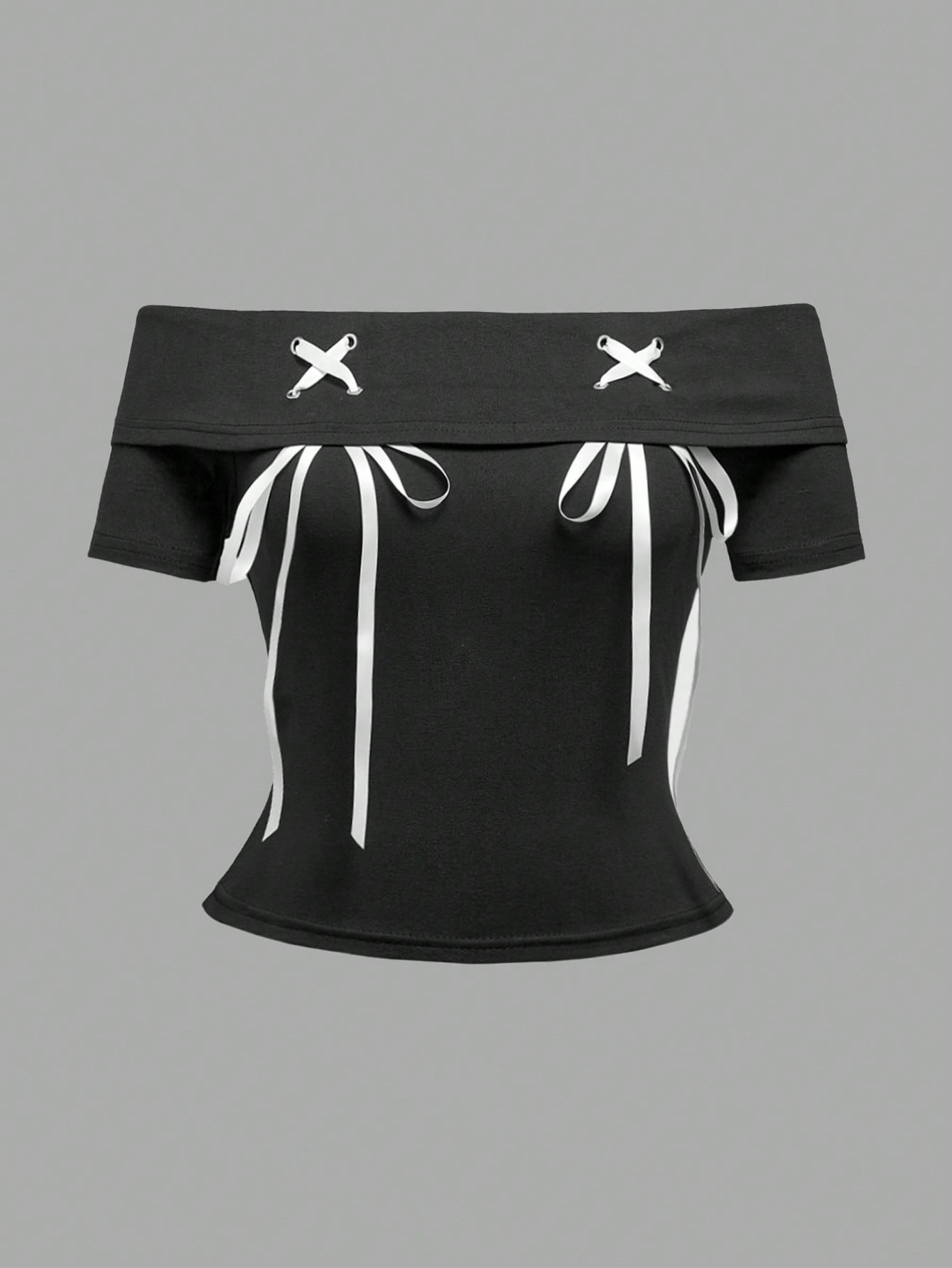 ROMWE Kawaii Camiseta negra de manga corta con escote descubierto y decoración de lazo para mujeres estilo Y2K